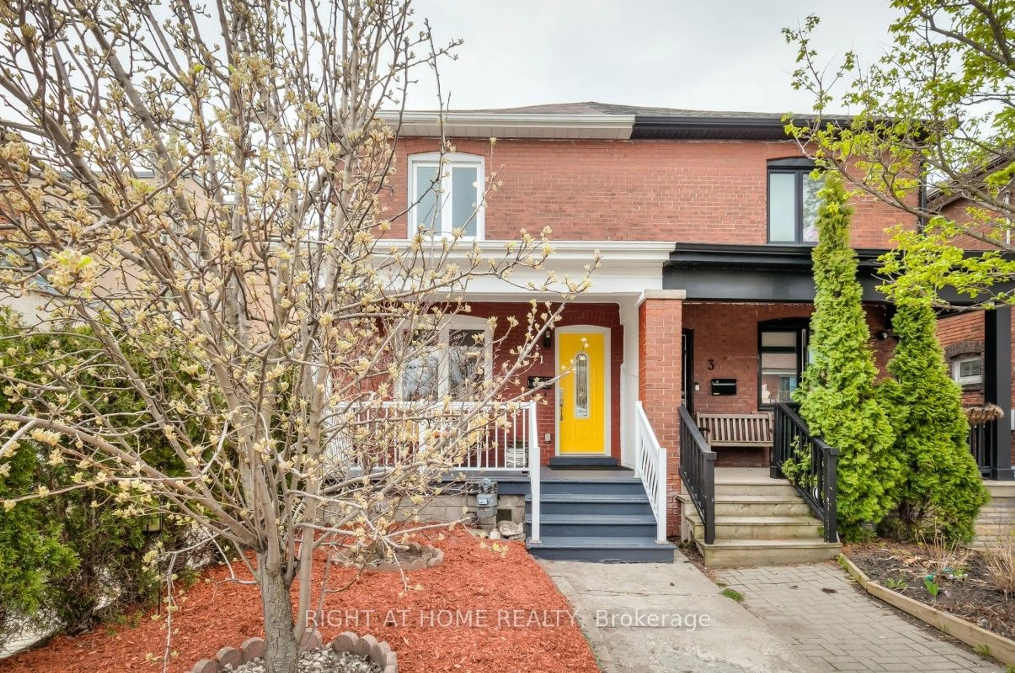 A pic from exterior of the house or condo for 1 Eleanor Ave, Toronto Ontario M6E 1Z8
