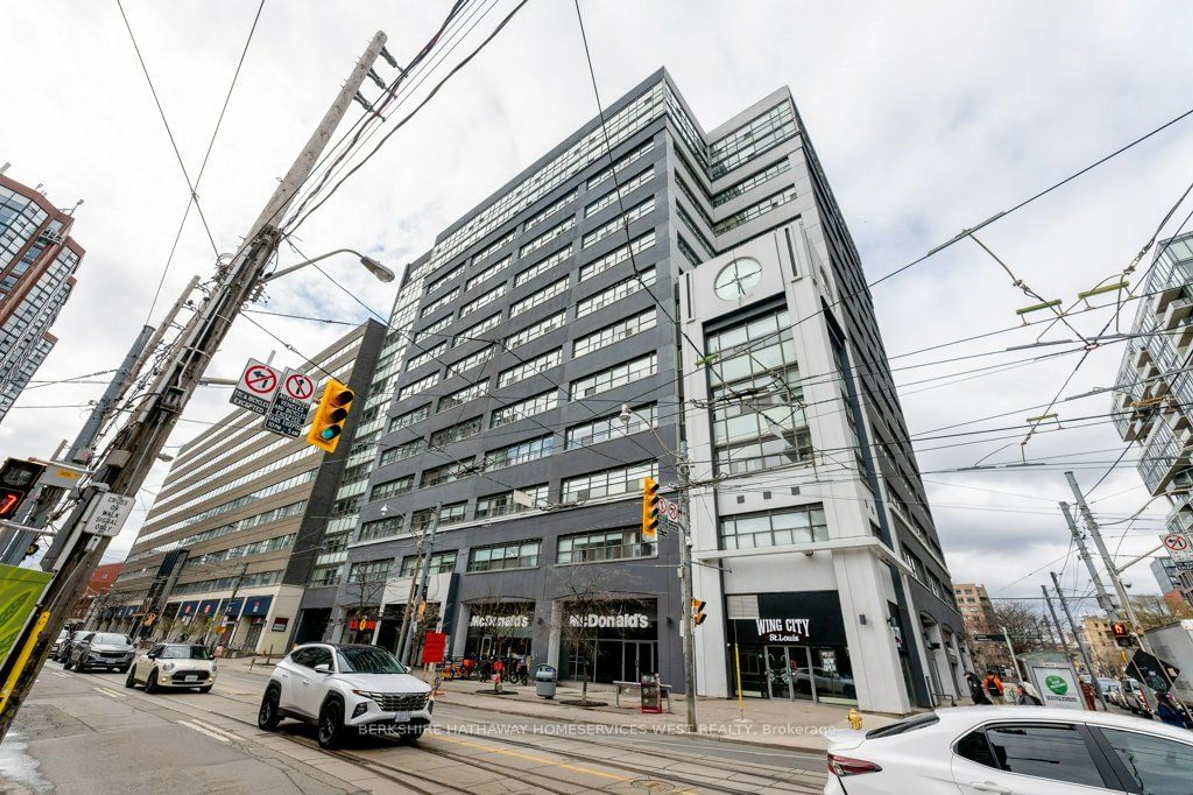 A pic from exterior of the house or condo for 700 King St #801, Toronto Ontario M5V 2Y6