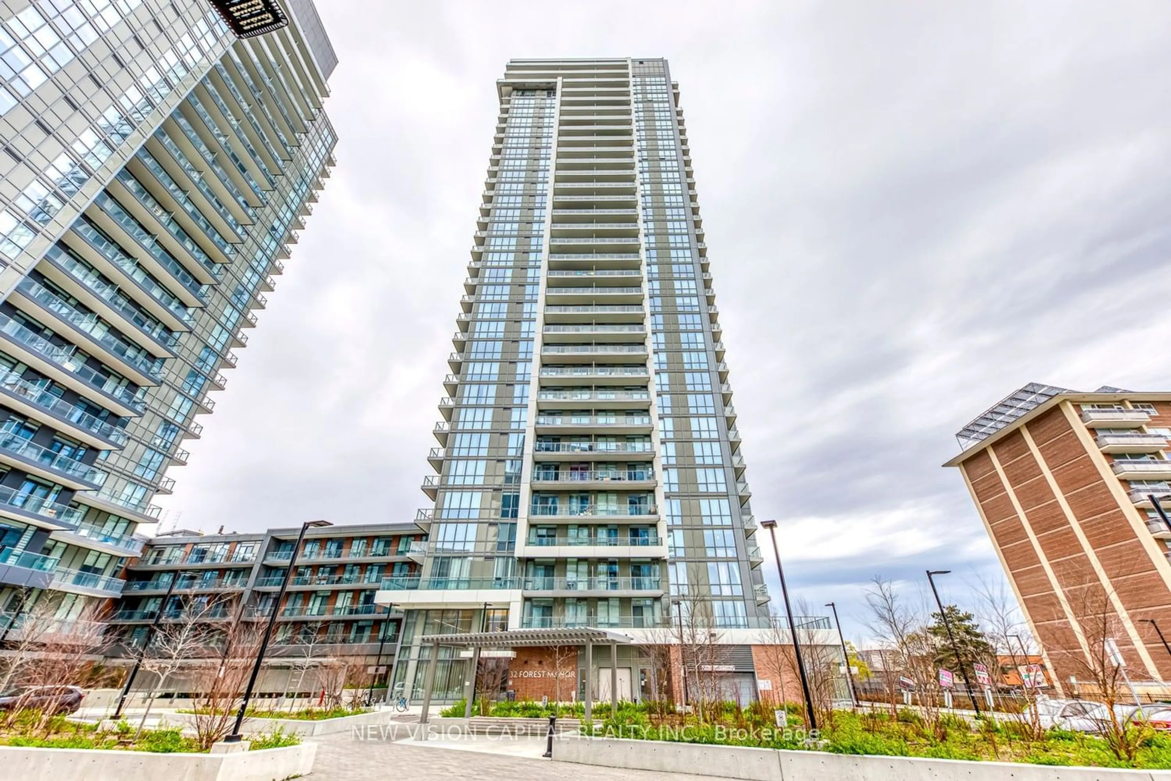 A pic from exterior of the house or condo for 32 Forest Manor Rd #2906, Toronto Ontario M2J 0H2