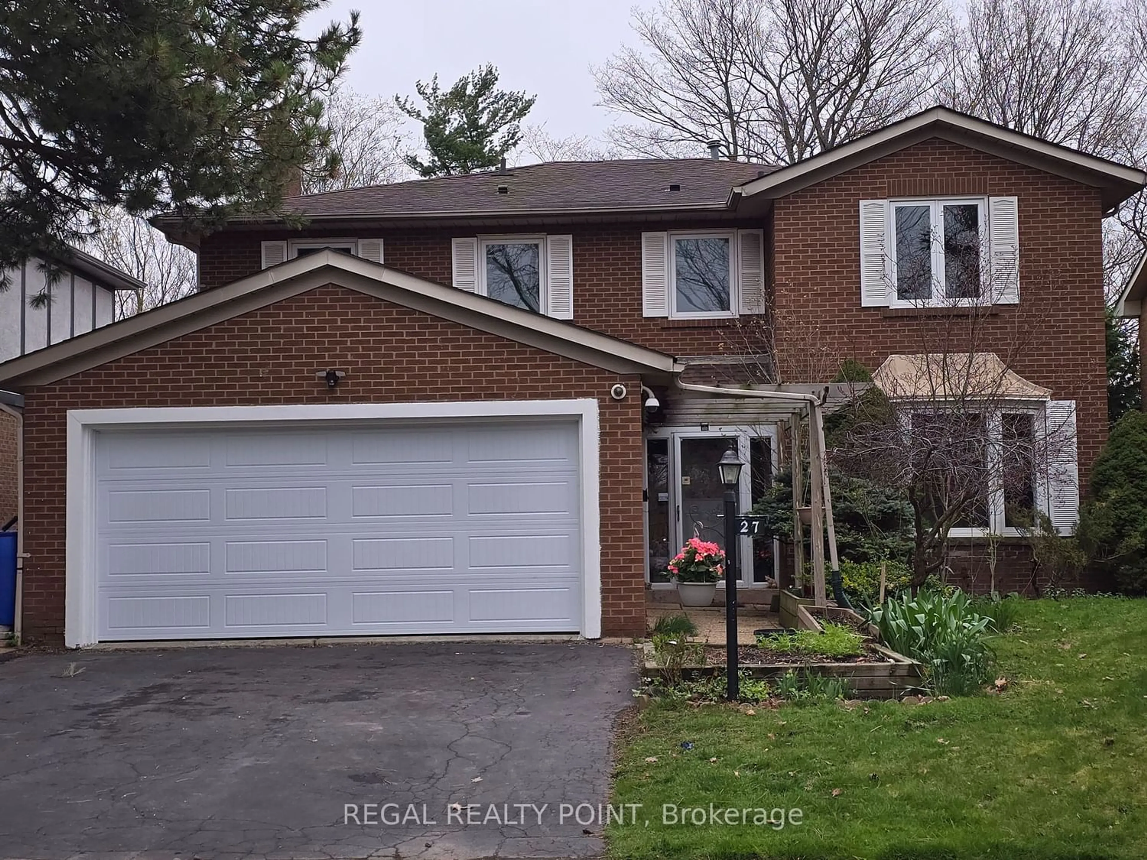 Frontside or backside of a home for 27 Bluffwood Dr, Toronto Ontario M2H 3L4