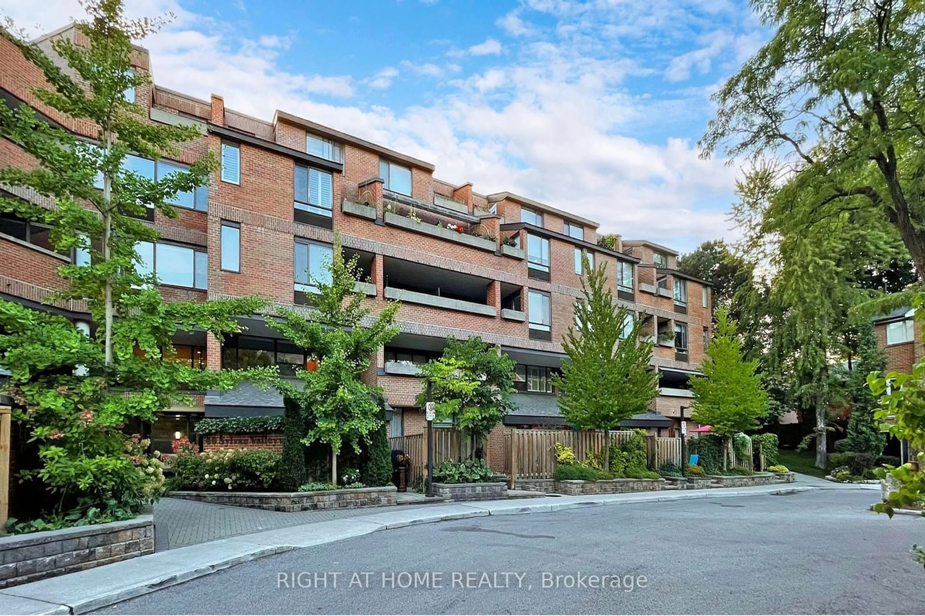 A pic from exterior of the house or condo for 40 Sylvan Valley Way #301, Toronto Ontario M5M 4M3