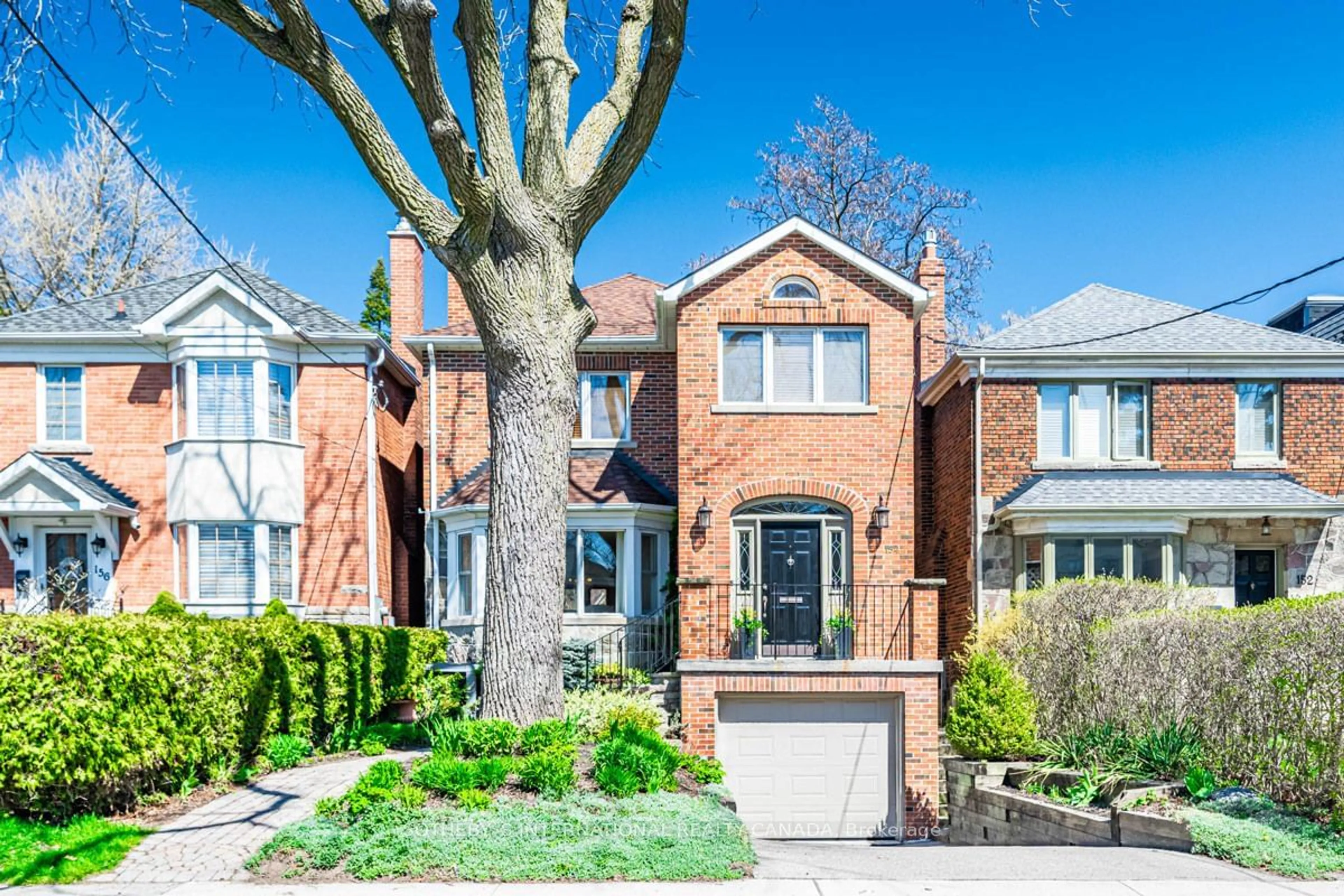 Home with brick exterior material for 154 Brooke Ave, Toronto Ontario M5M 2K5