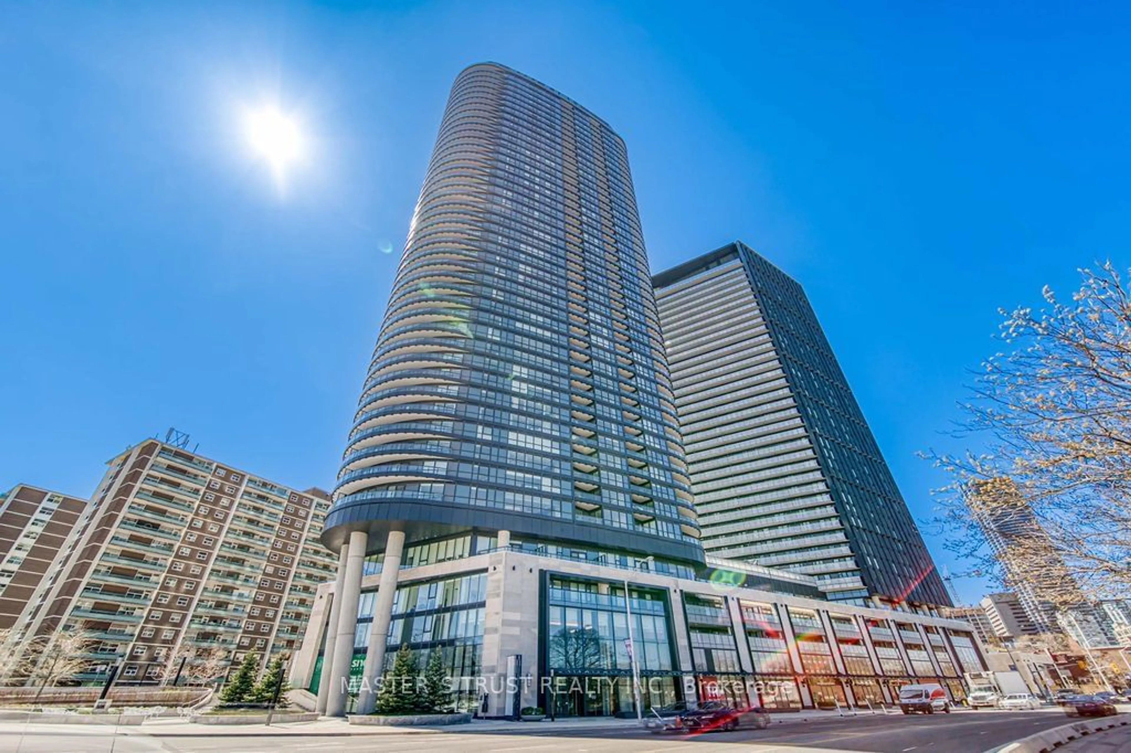 A pic from exterior of the house or condo for 585 Bloor St #3218, Toronto Ontario M4W 0B3