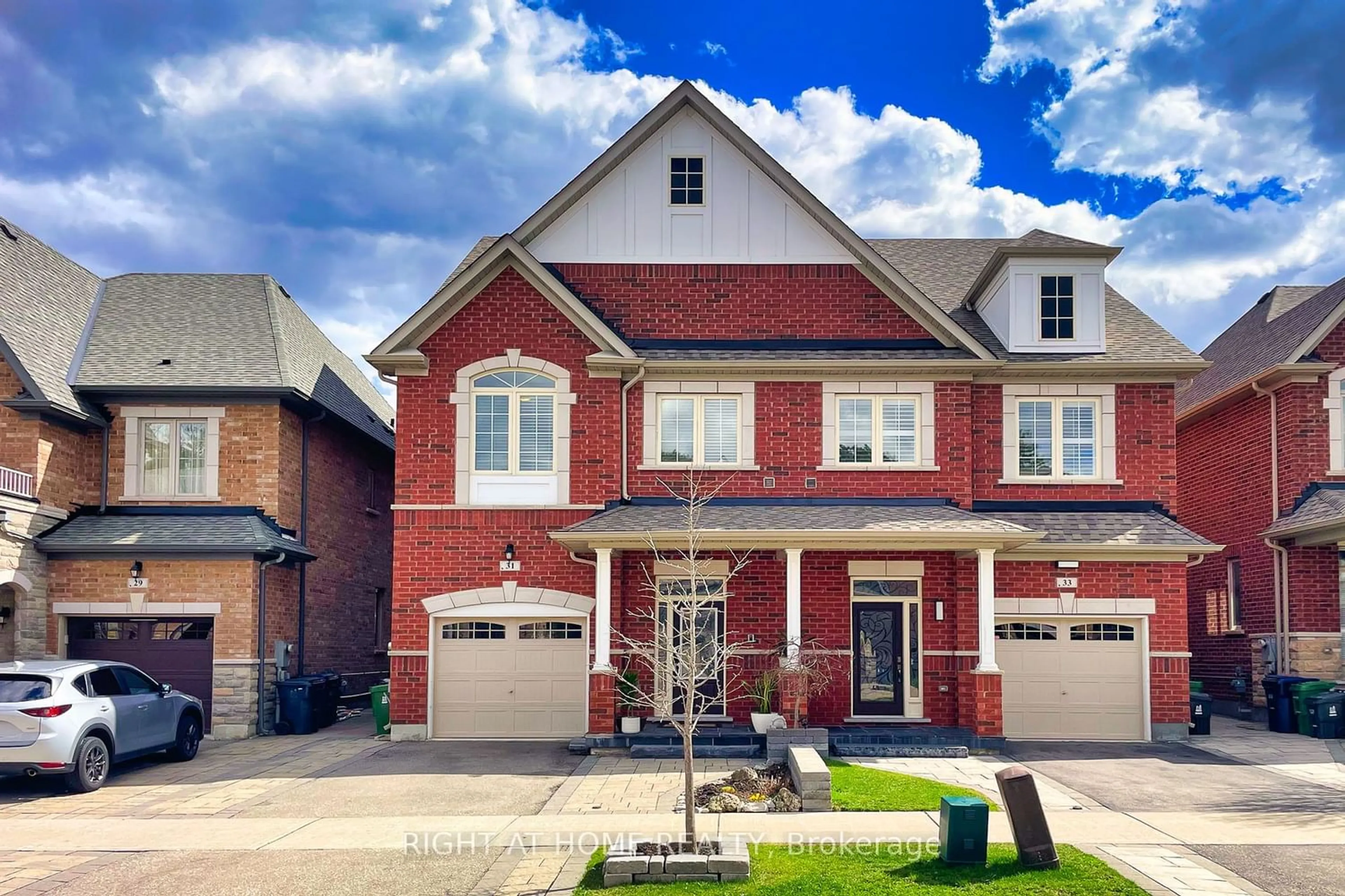 Home with brick exterior material for 31 Goldthread Terr, Toronto Ontario M3H 0B9