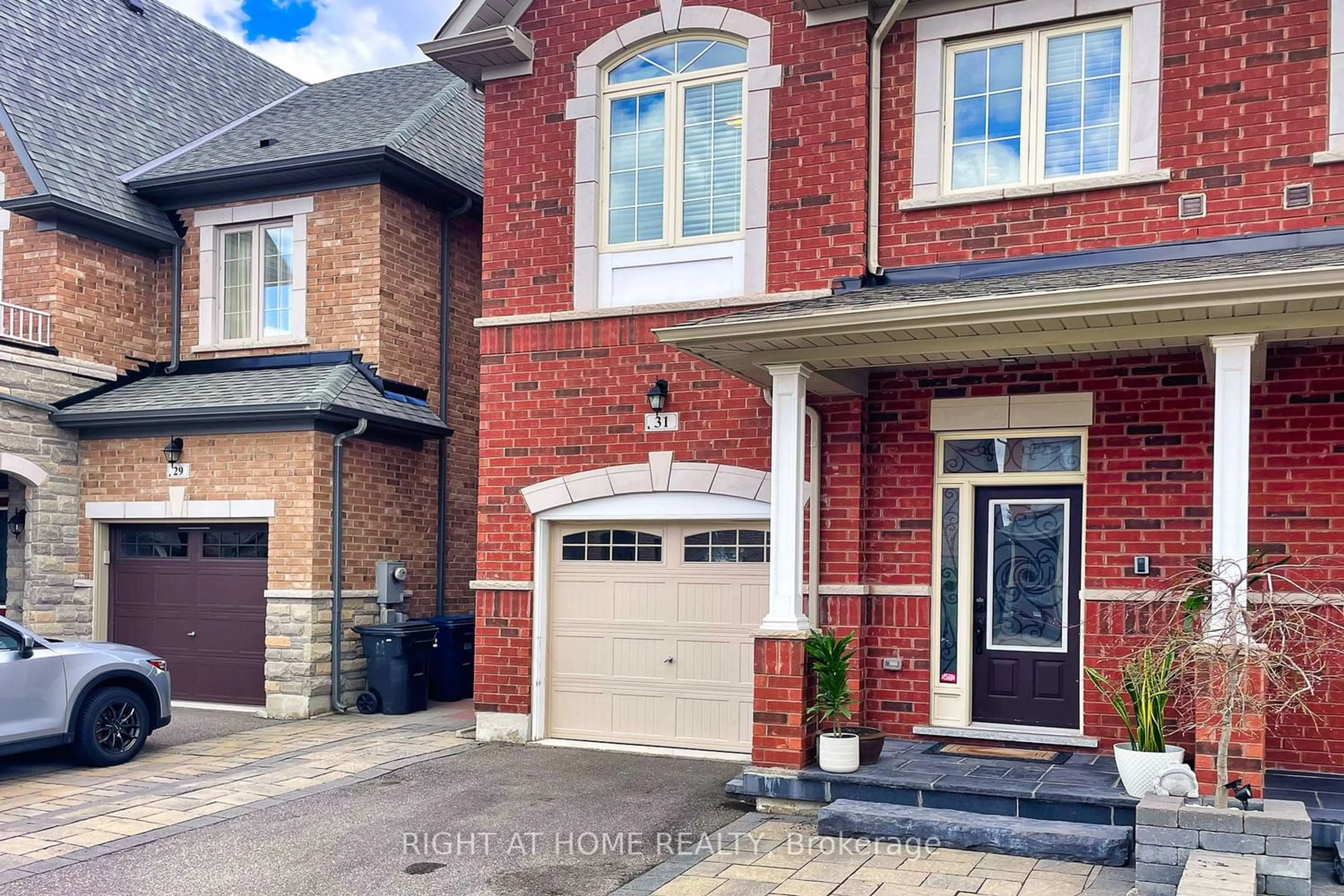 Home with brick exterior material for 31 Goldthread Terr, Toronto Ontario M3H 0B9