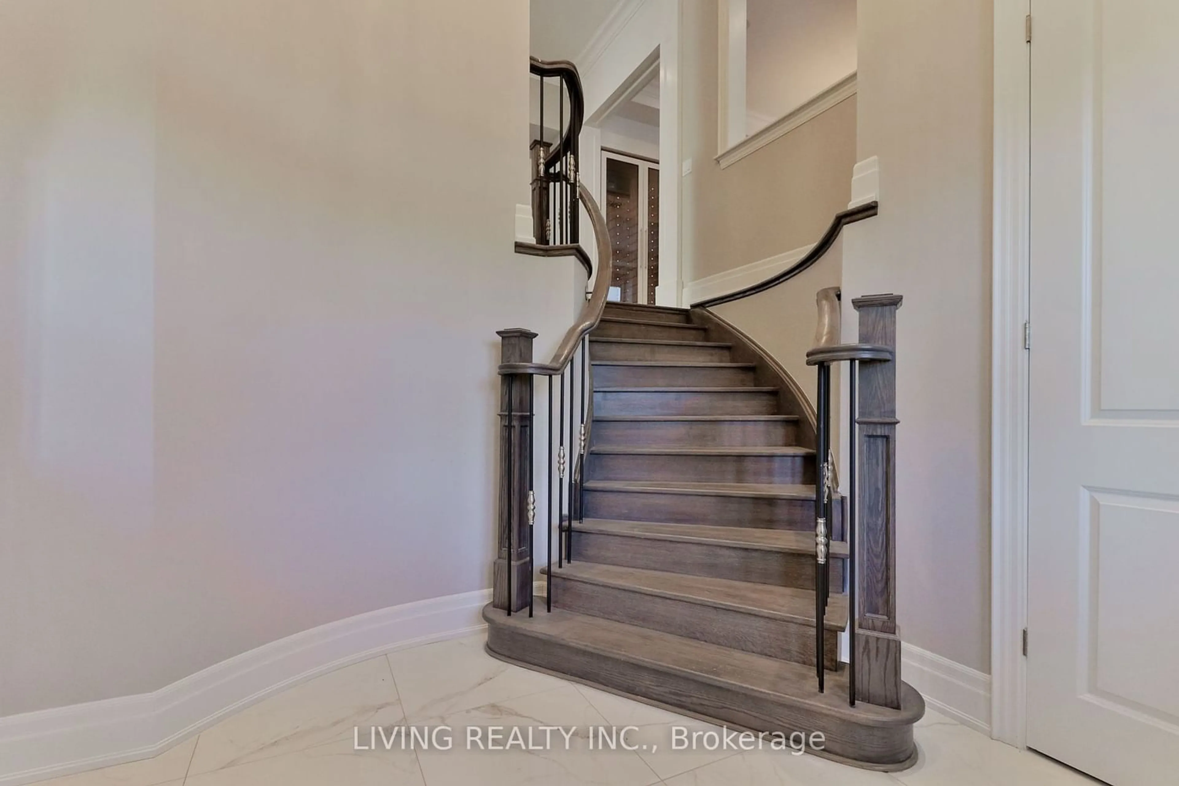 Stairs for 162 Cummer Ave, Toronto Ontario M2M 0B7