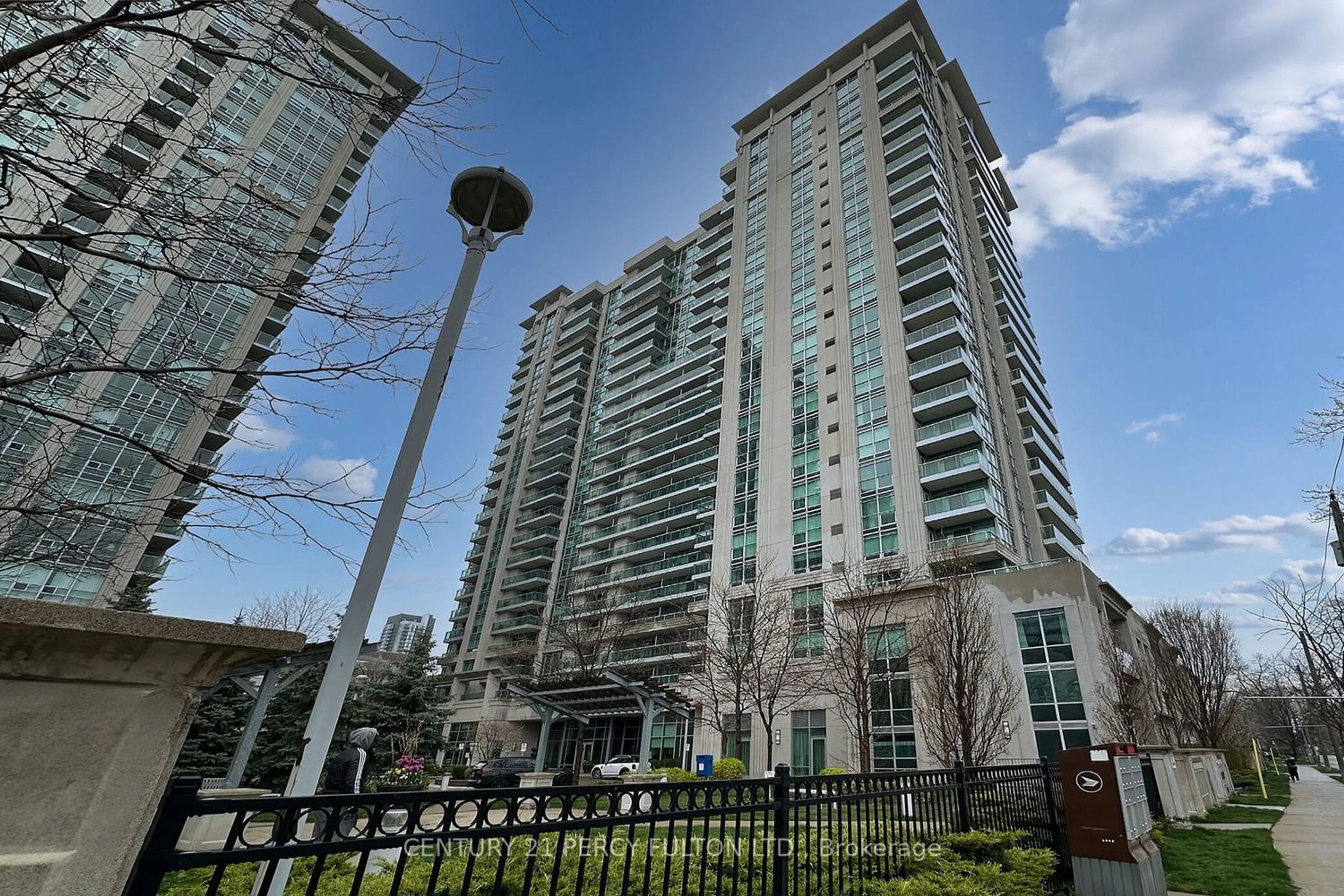 A pic from exterior of the house or condo for 17 Anndale Dr #511, Toronto Ontario M2N 2W7