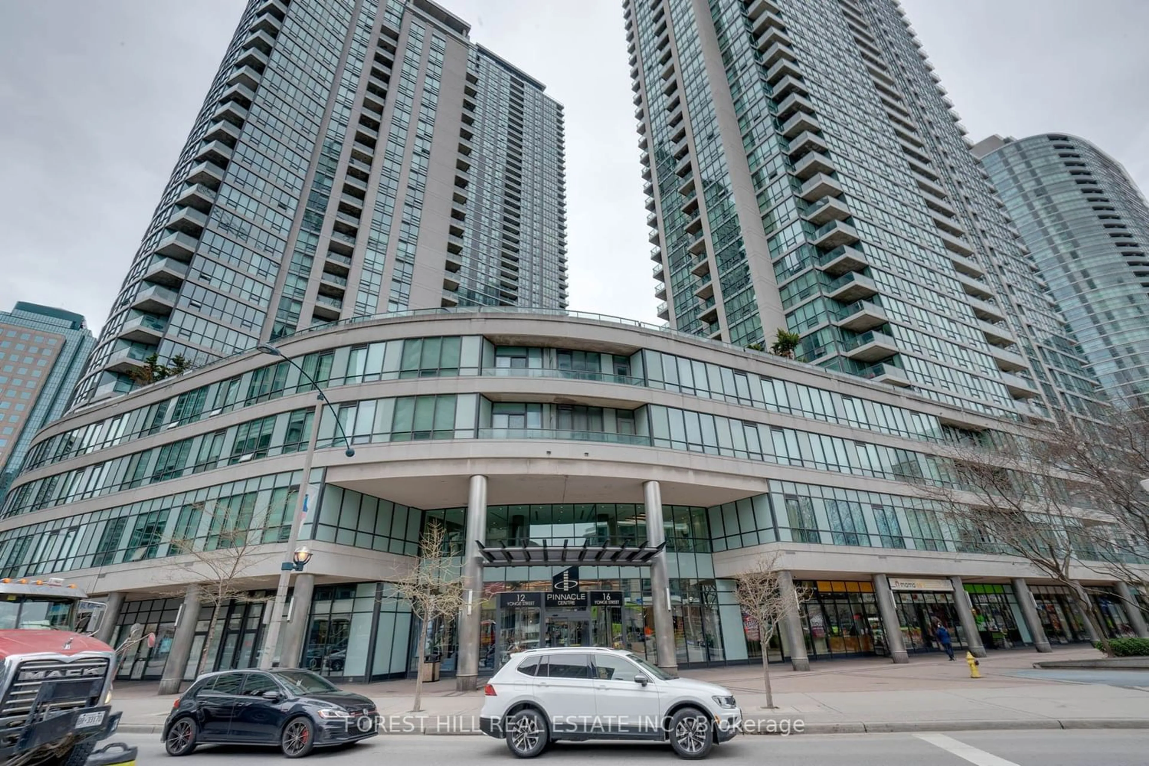 A pic from exterior of the house or condo for 12 Yonge St #2607, Toronto Ontario M5E 1R4