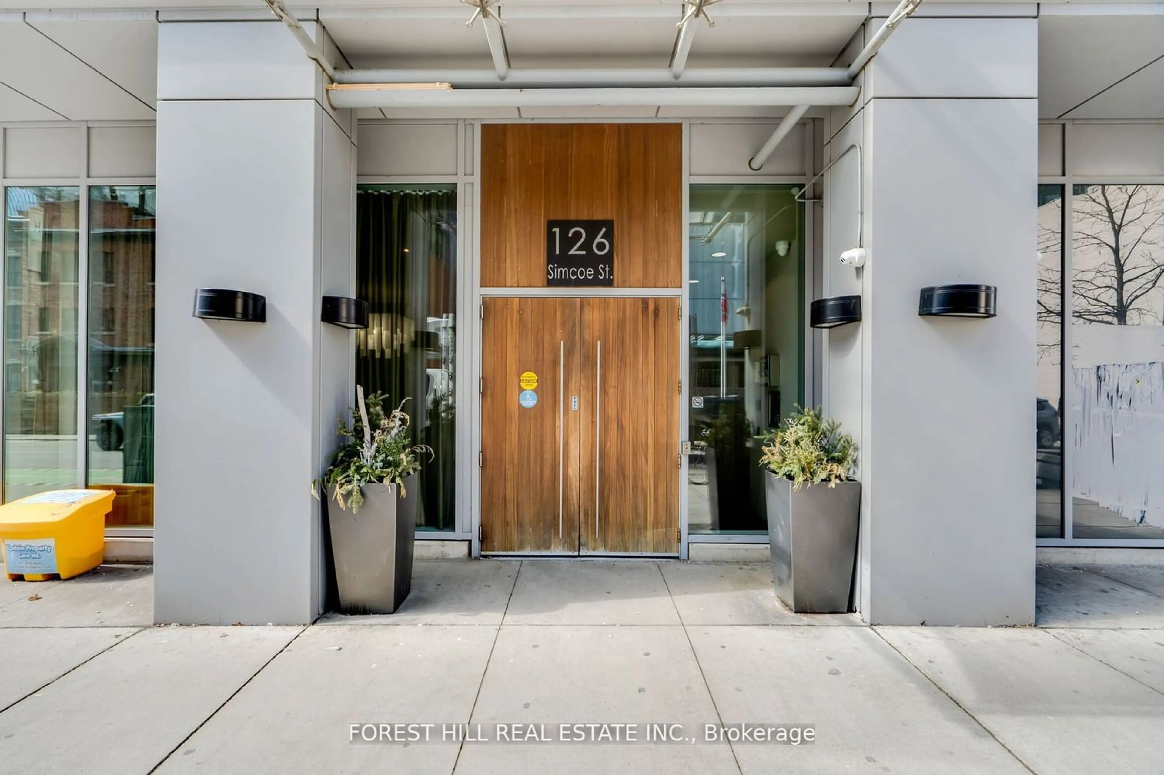 Indoor entryway for 126 Simcoe St #2607, Toronto Ontario M5V 1T8