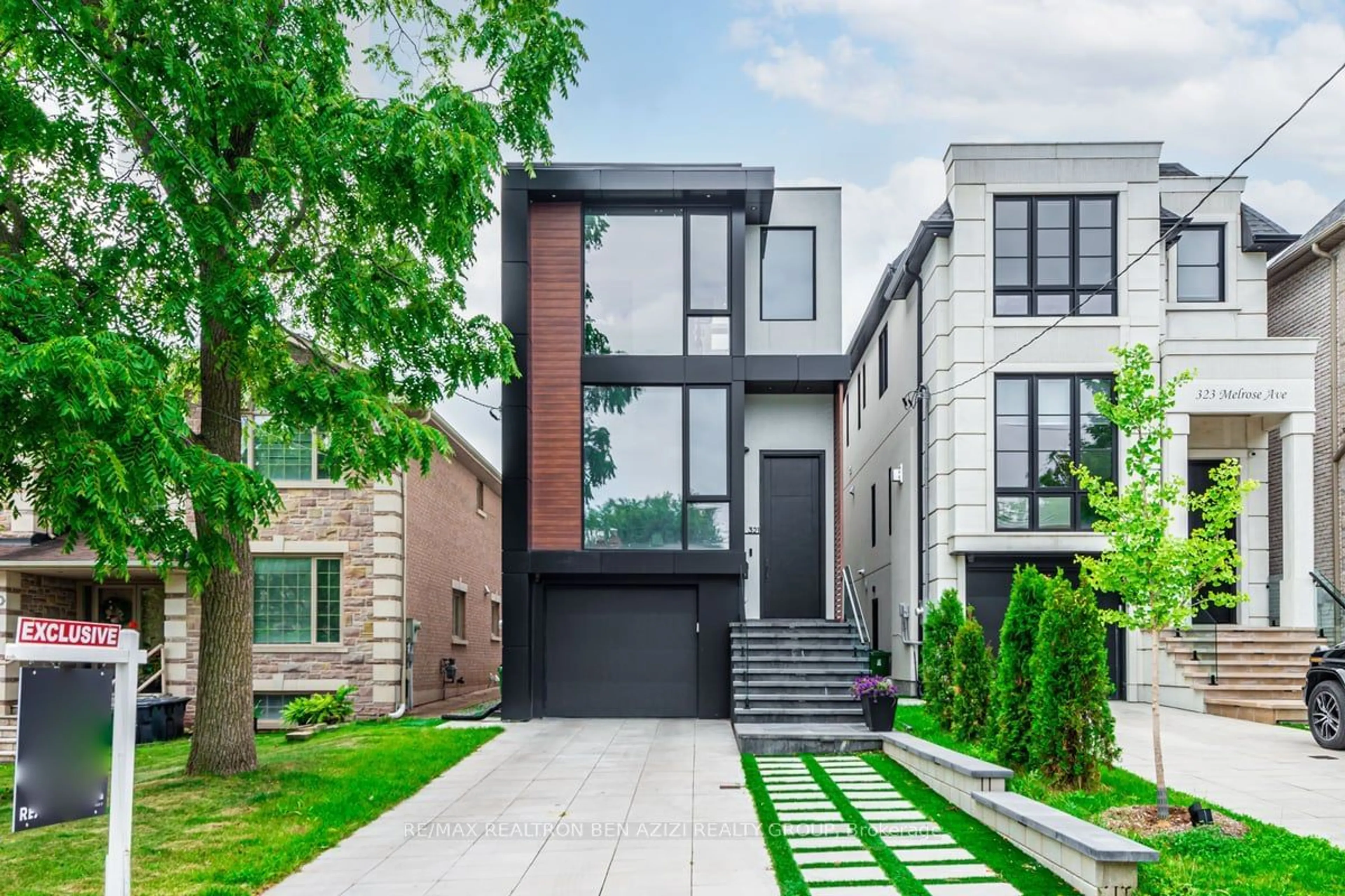 Home with brick exterior material for 321 Melrose Ave, Toronto Ontario M5M 1Z1