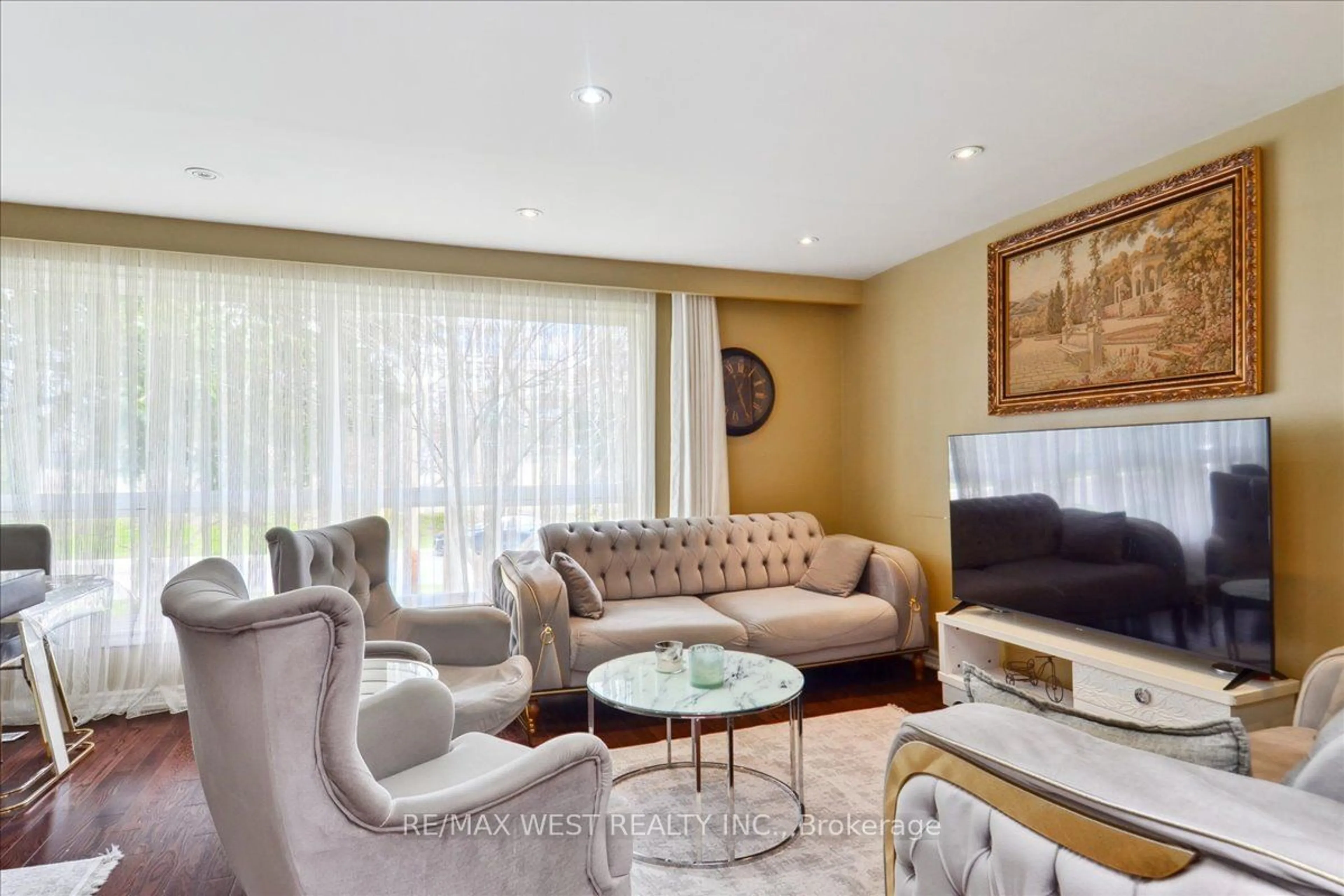 Living room for 55 Combe Ave, Toronto Ontario M3H 4J5