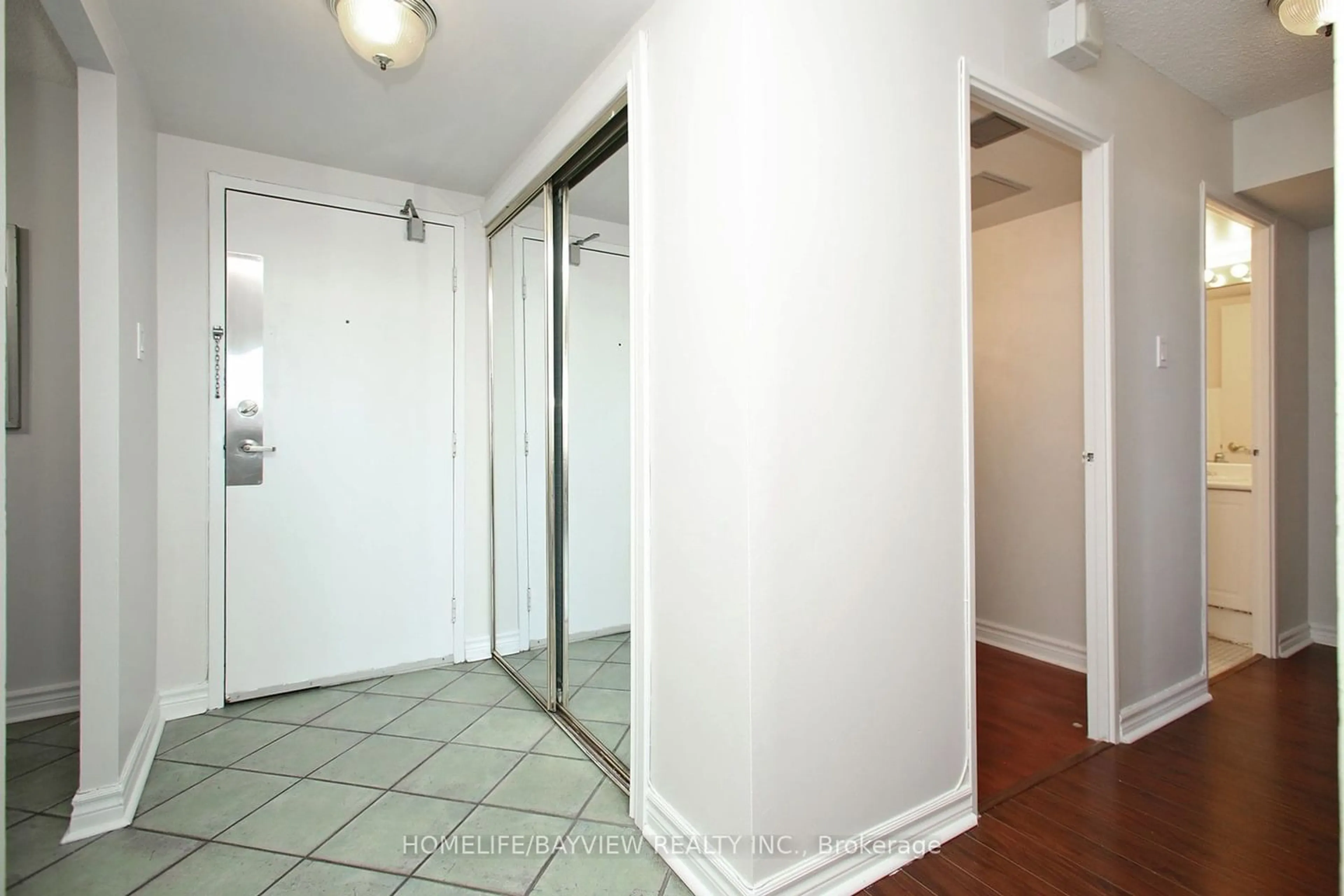 Indoor entryway for 25 Sunrise Ave #601, Toronto Ontario M4A 2S2
