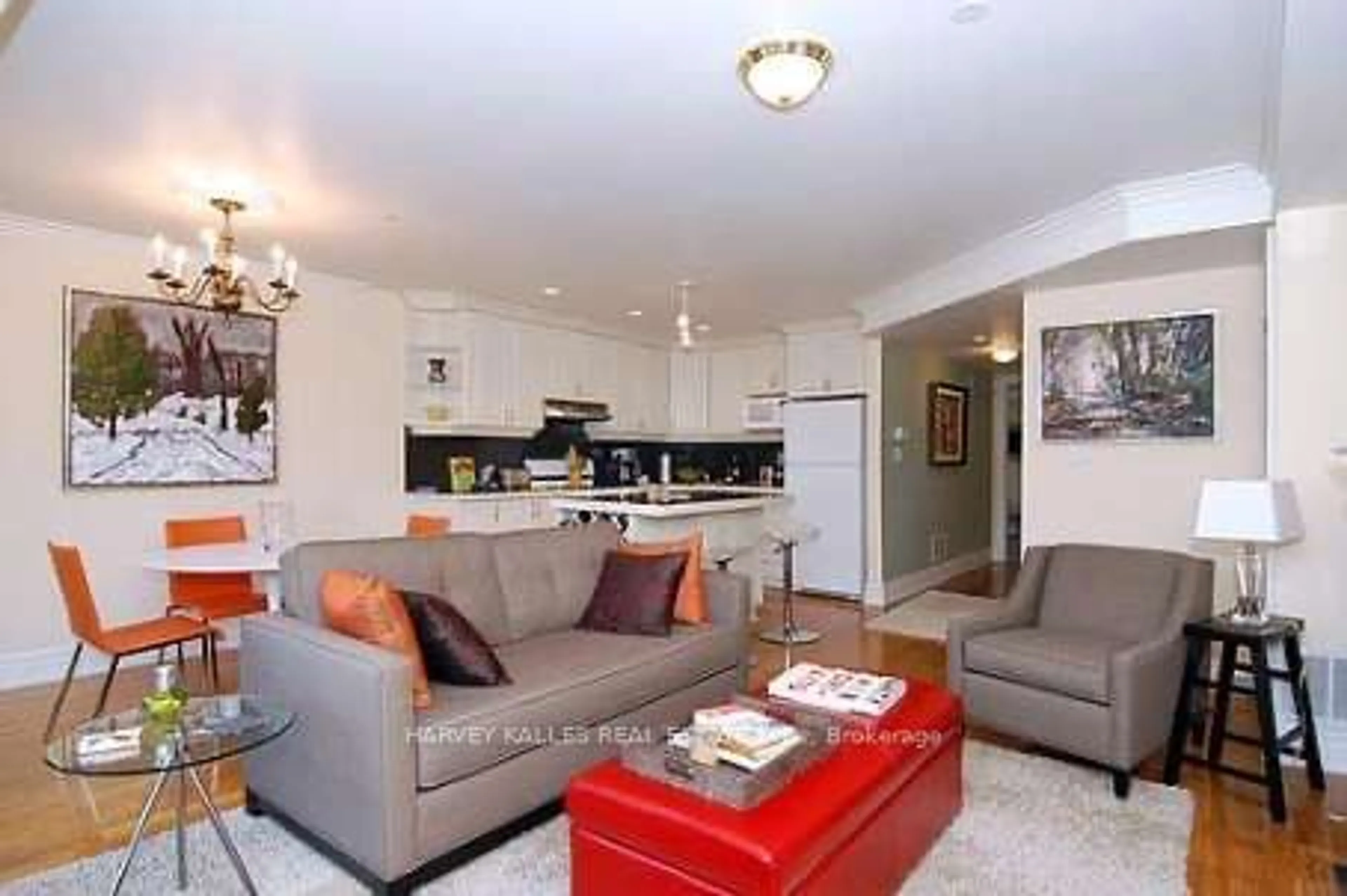 Living room for 148 Borden St, Toronto Ontario M5S 2N3