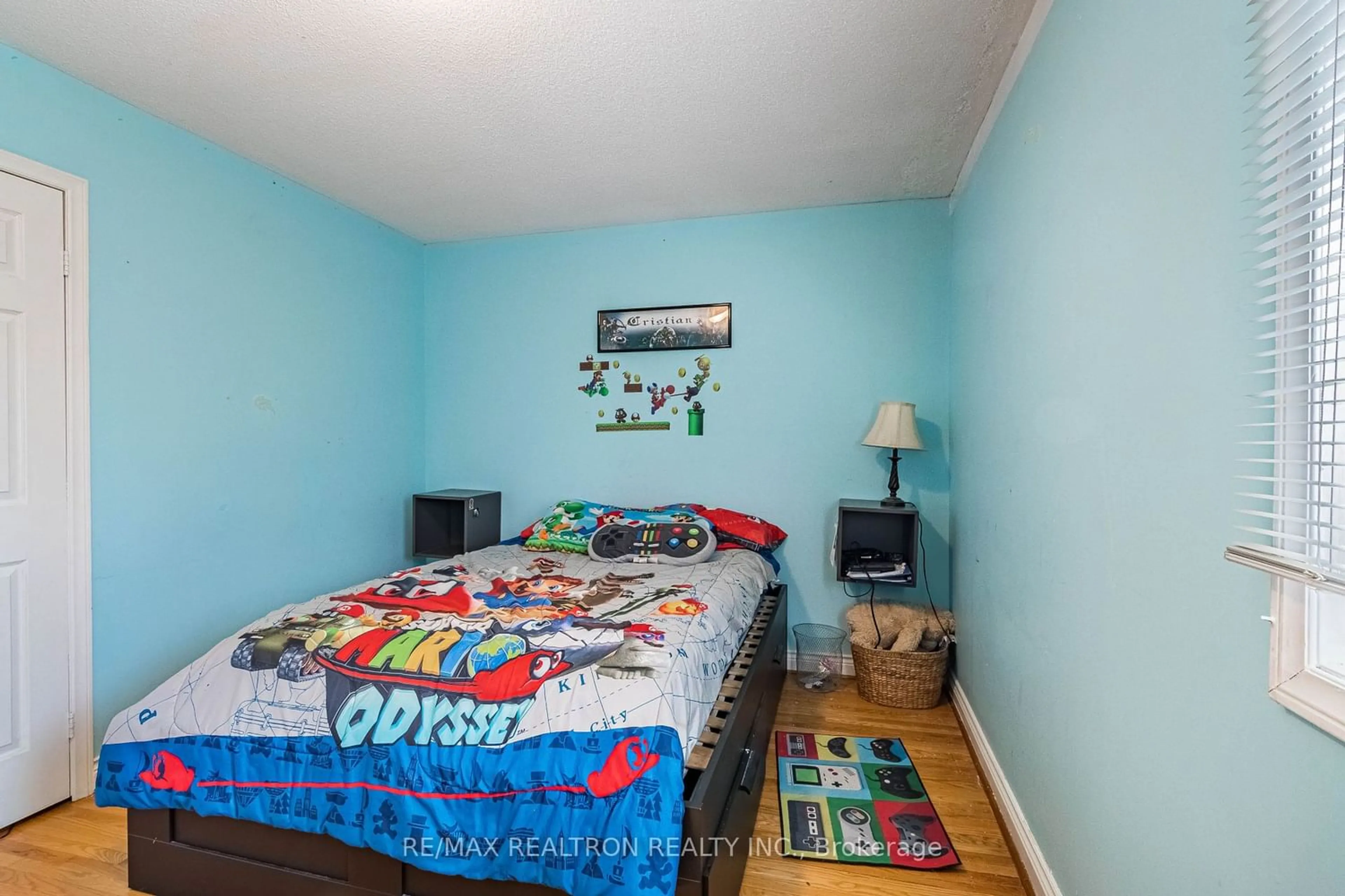 A pic of a room for 608A Northcliffe Blvd, Toronto Ontario M6E 3L7
