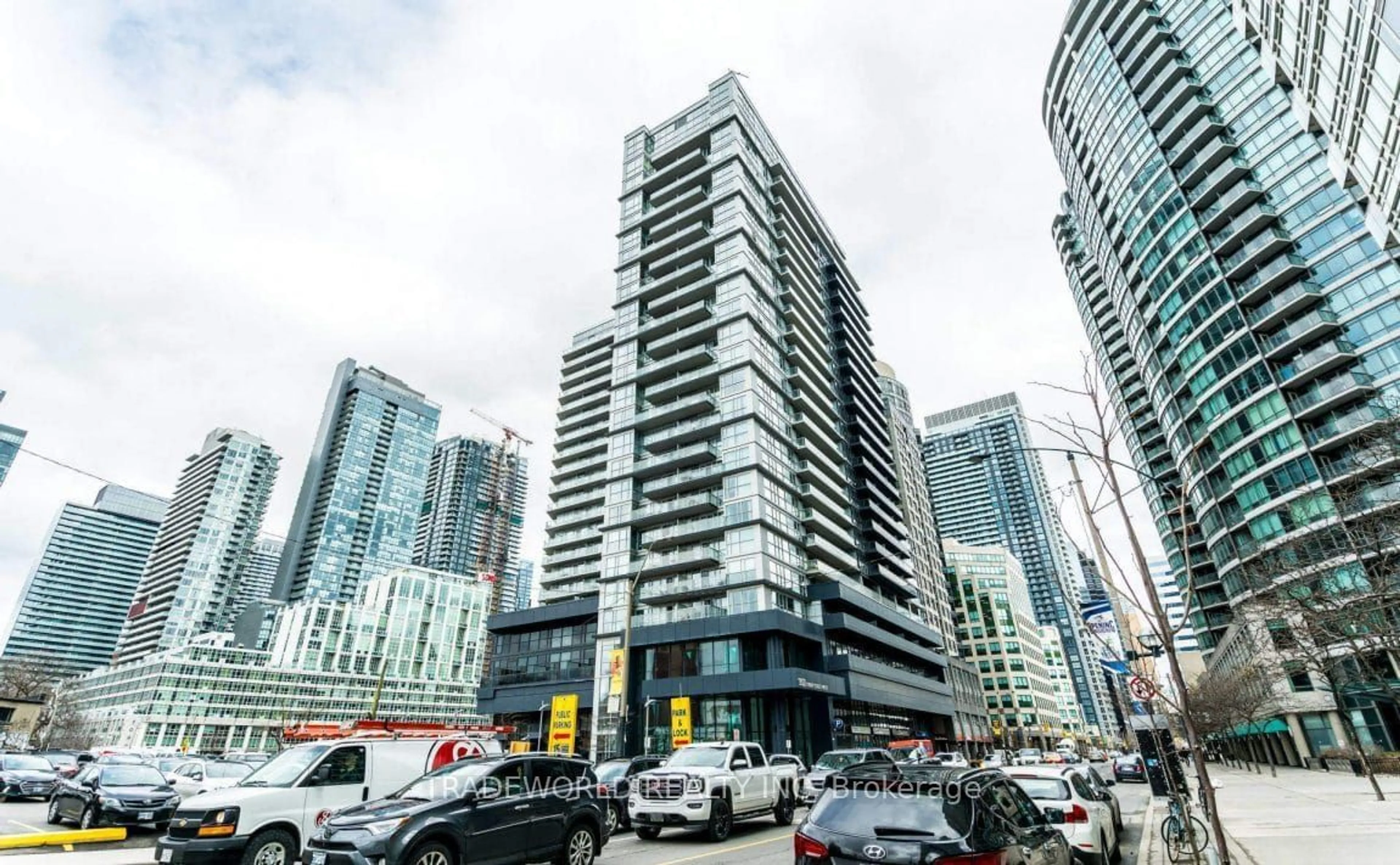 A pic from exterior of the house or condo for 352 Front St #717, Toronto Ontario M5V 0K3