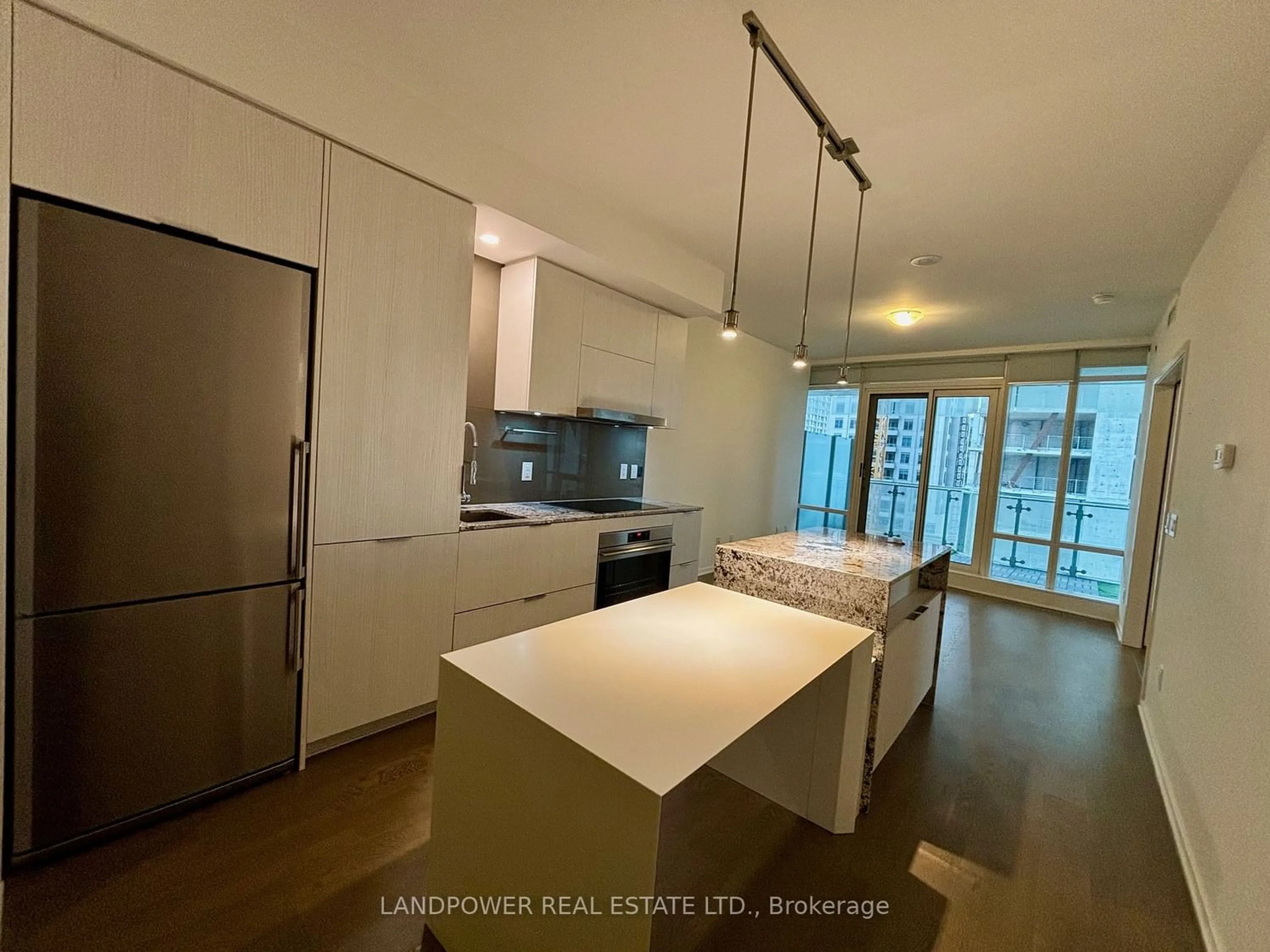 Kitchen for 1 Bloor St #3008, Toronto Ontario M4W 1A9