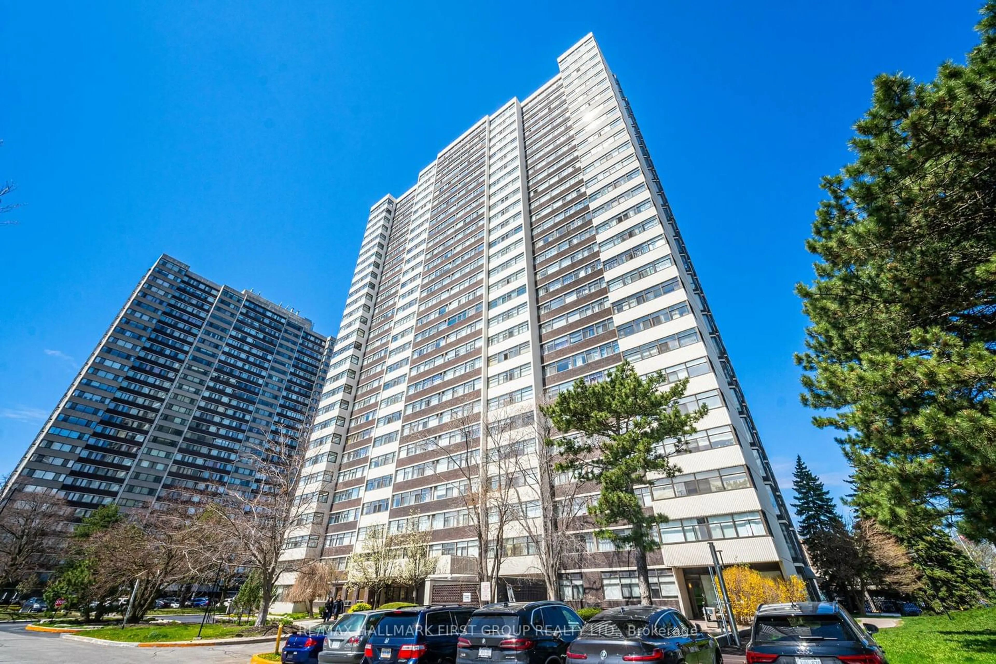 A pic from exterior of the house or condo for 100 Antibes Dr #302, Toronto Ontario M2R 3N1
