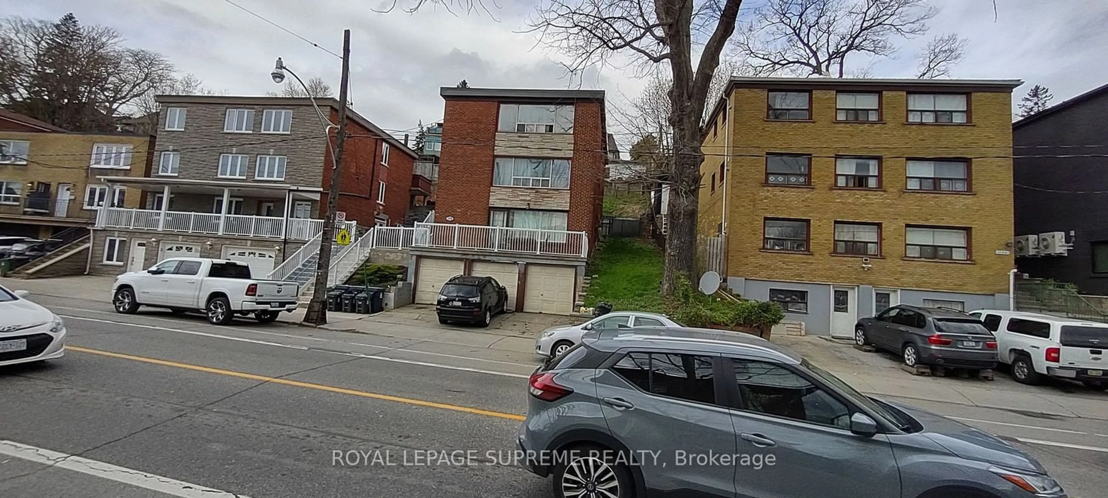 A pic from exterior of the house or condo for 1258 Davenport Rd, Toronto Ontario M6H 2G9