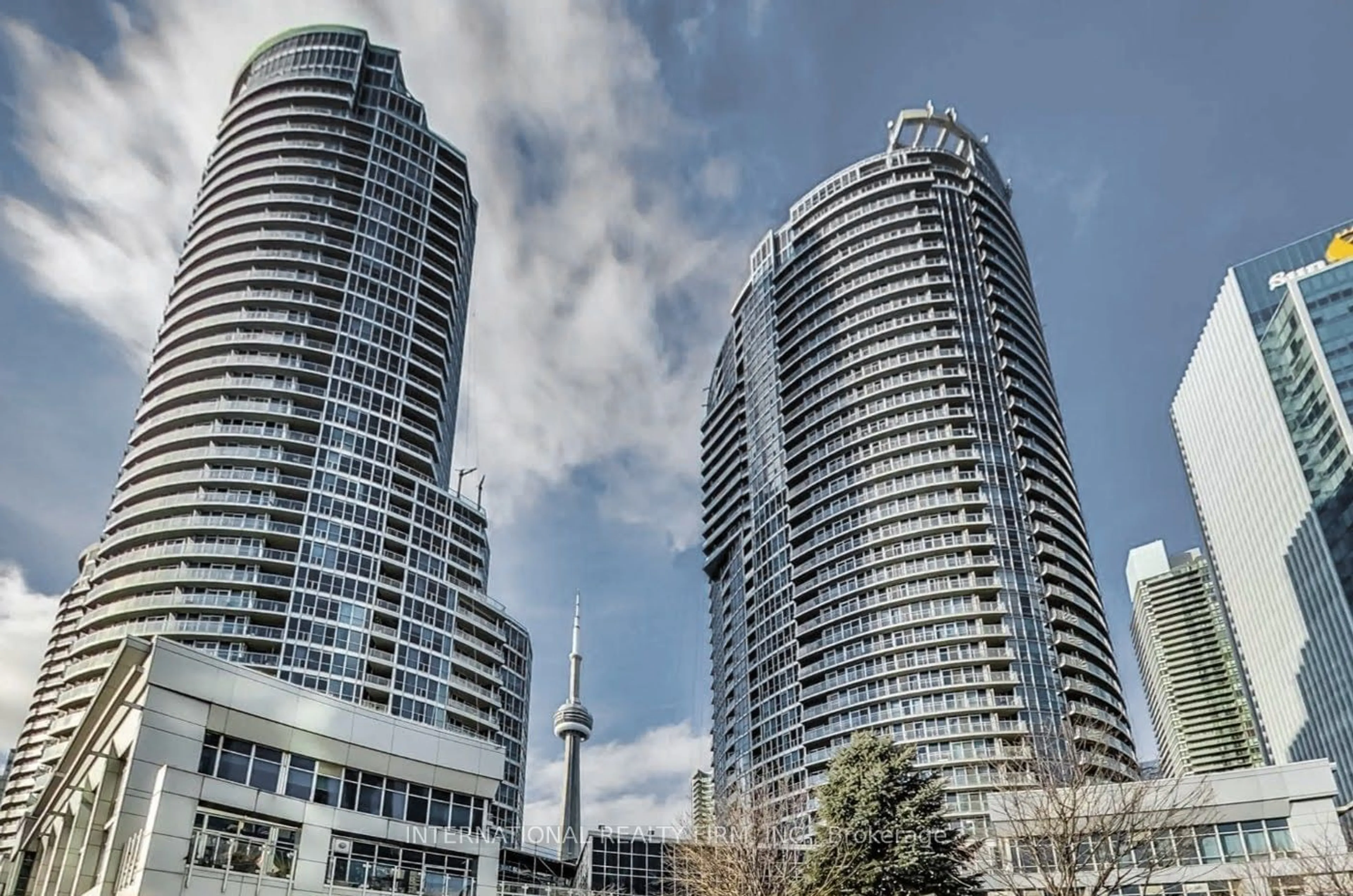 A pic from exterior of the house or condo for 208 Queens Quay #1609, Toronto Ontario M5J 2Y5