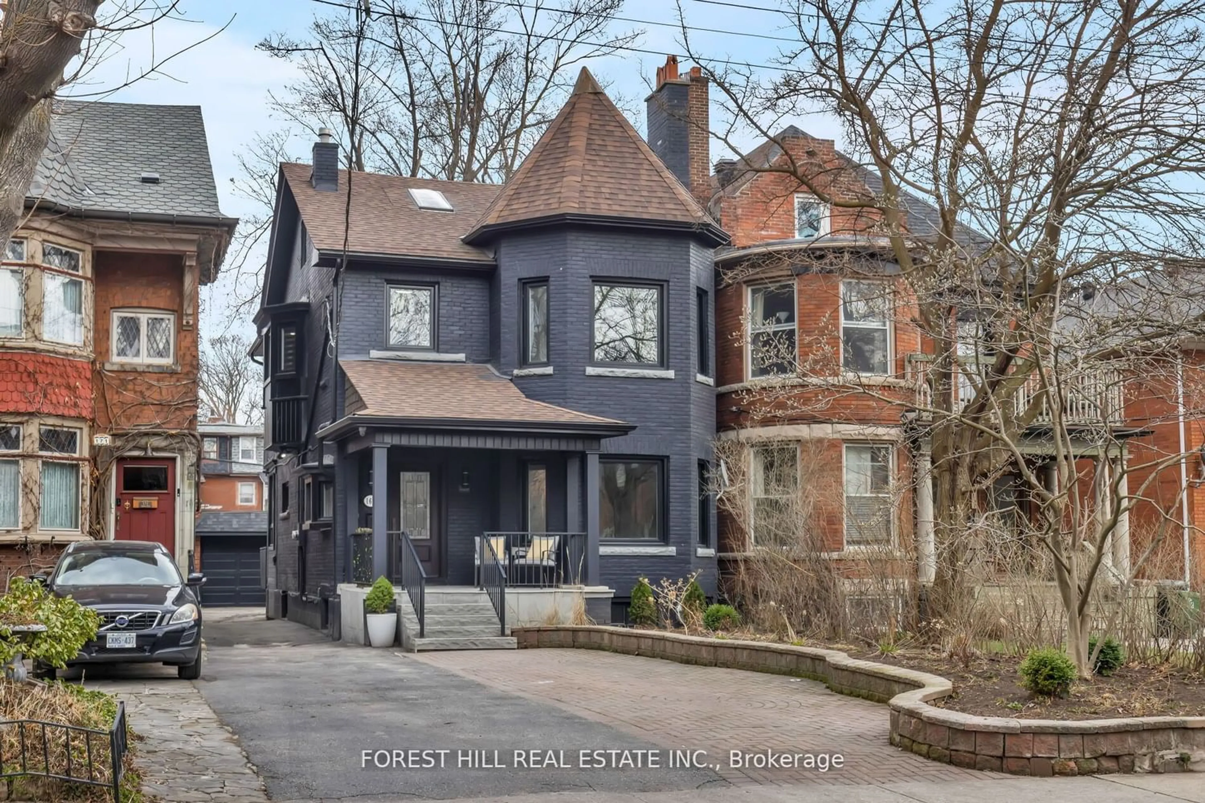 Frontside or backside of a home for 169 Walmer Rd, Toronto Ontario M5R 2X8