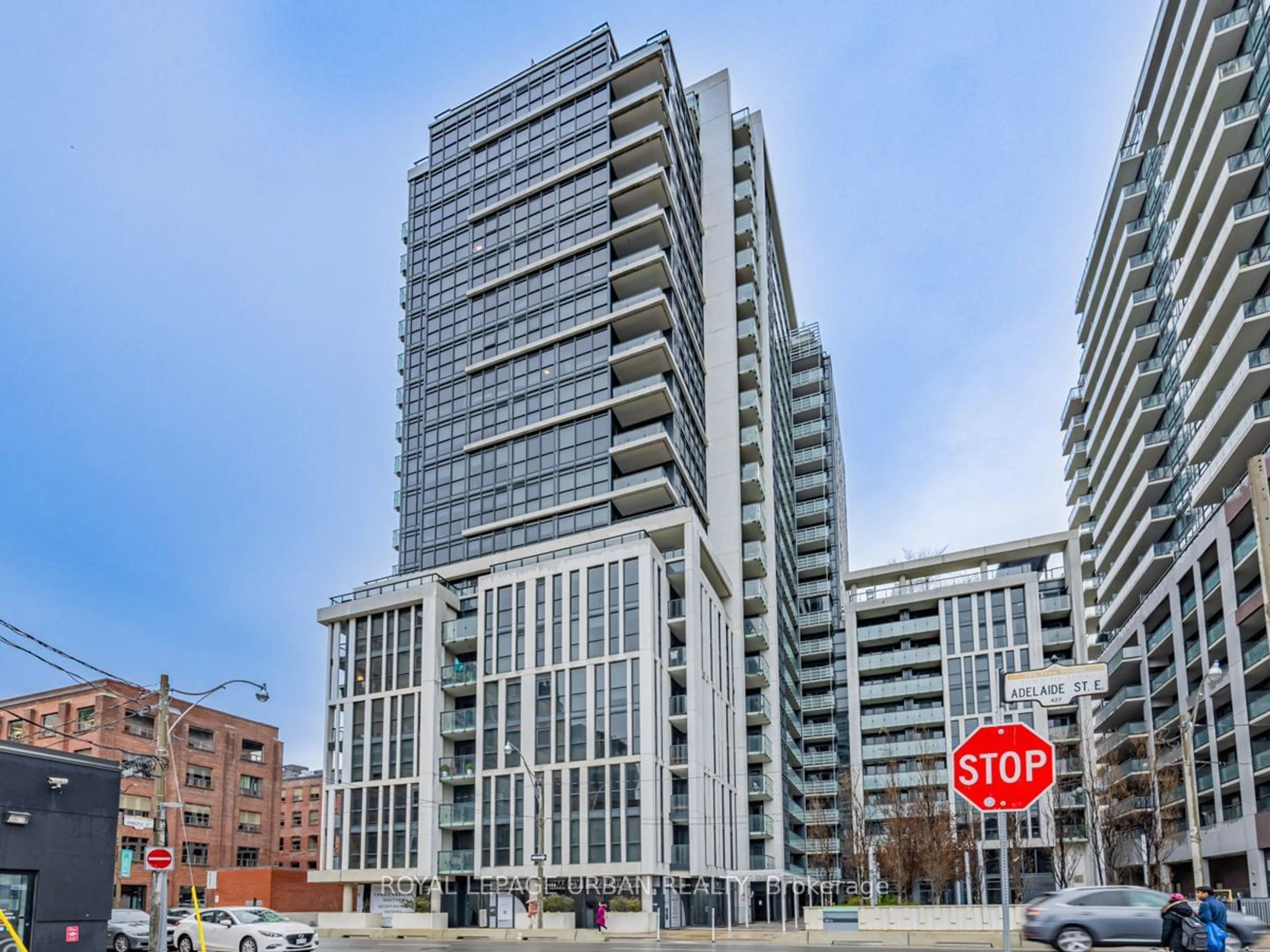 A pic from exterior of the house or condo for 400 Adelaide St ##1915, Toronto Ontario M5A 1N4