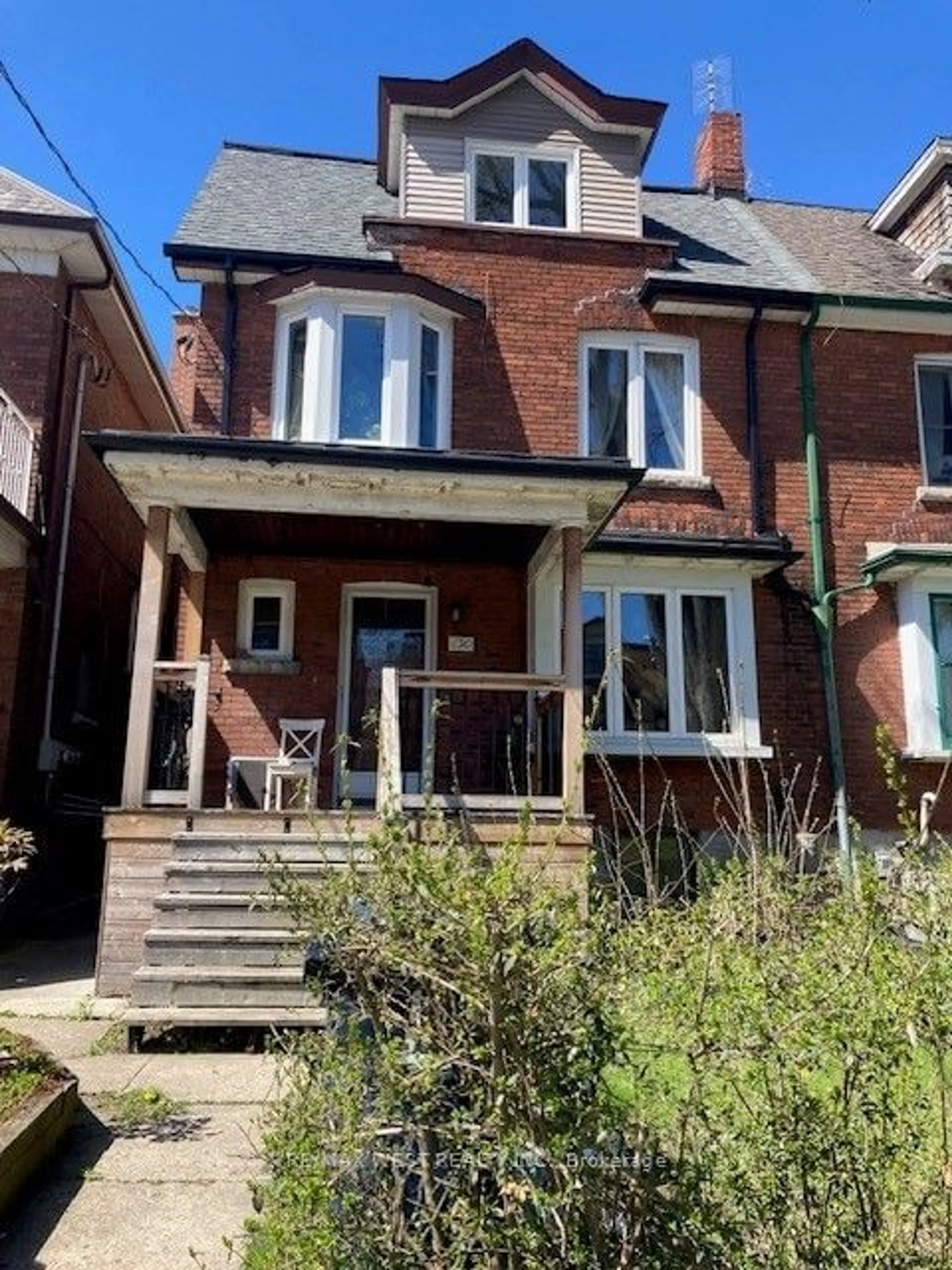 Home with brick exterior material for 130 Concord Ave, Toronto Ontario M6H 2P3