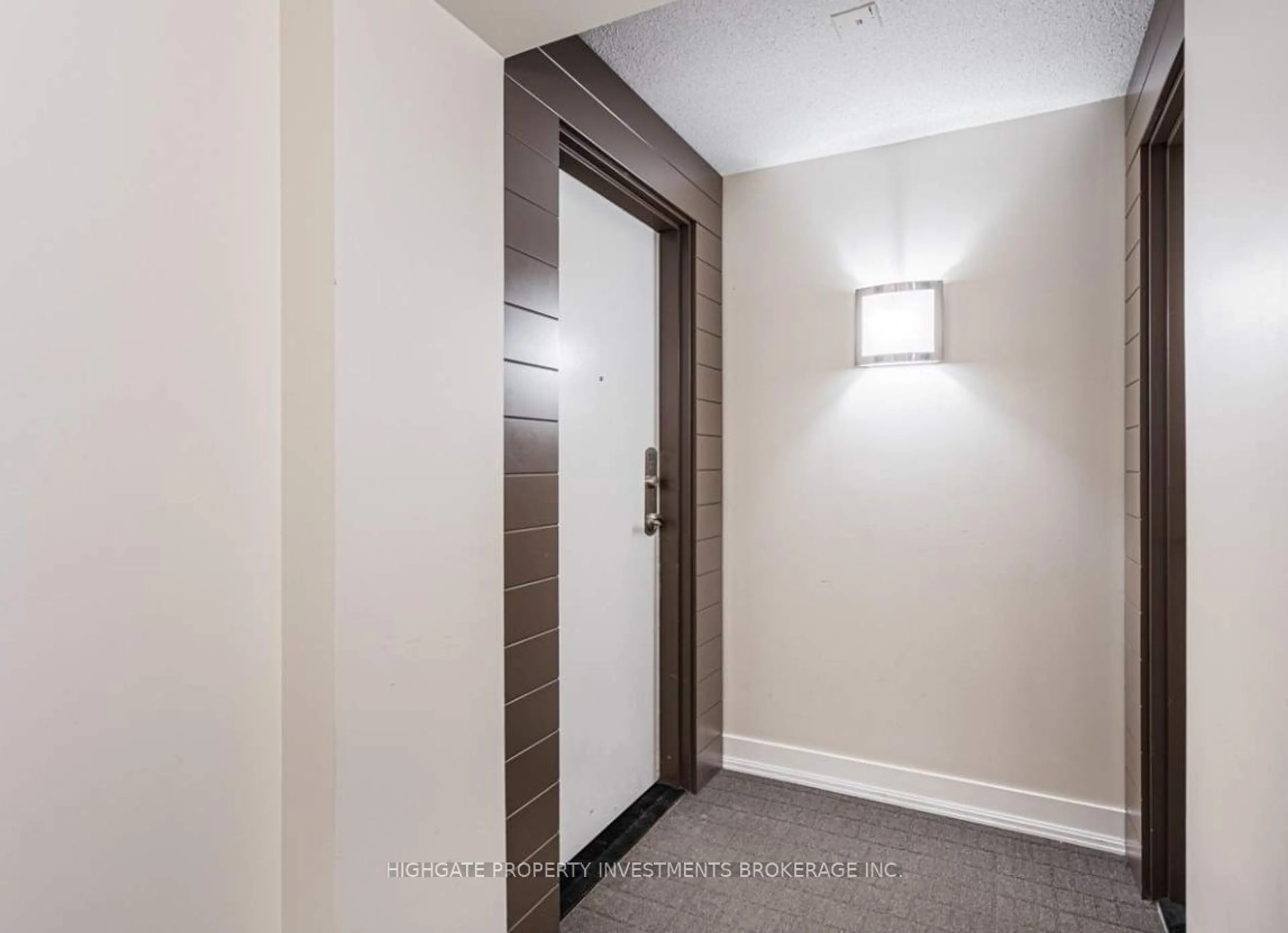 Indoor entryway for 2191 Yonge St #2111, Toronto Ontario M4S 3H8