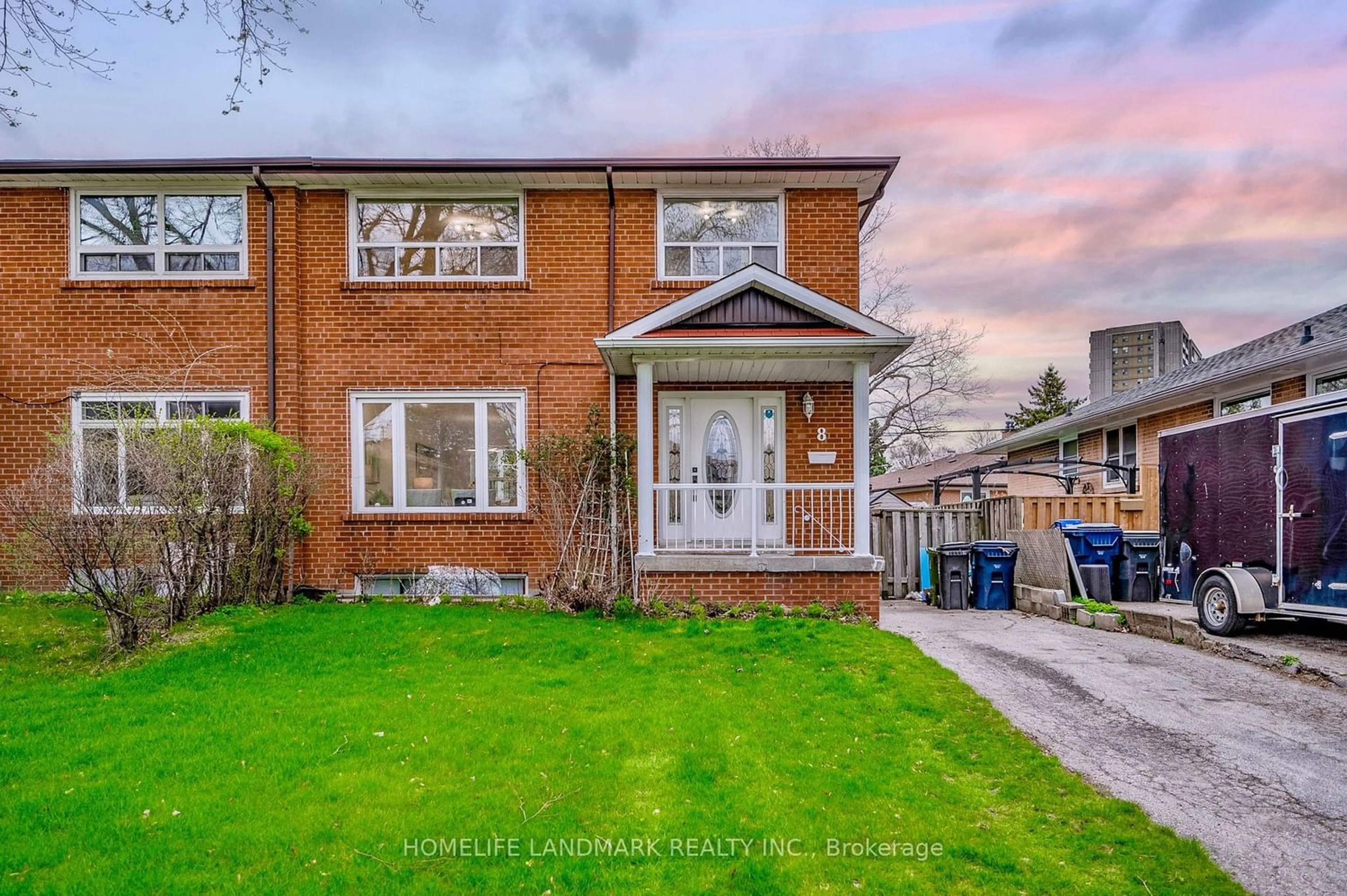Frontside or backside of a home for 8 Pintail Crescent Cres, Toronto Ontario M3A 2Y7