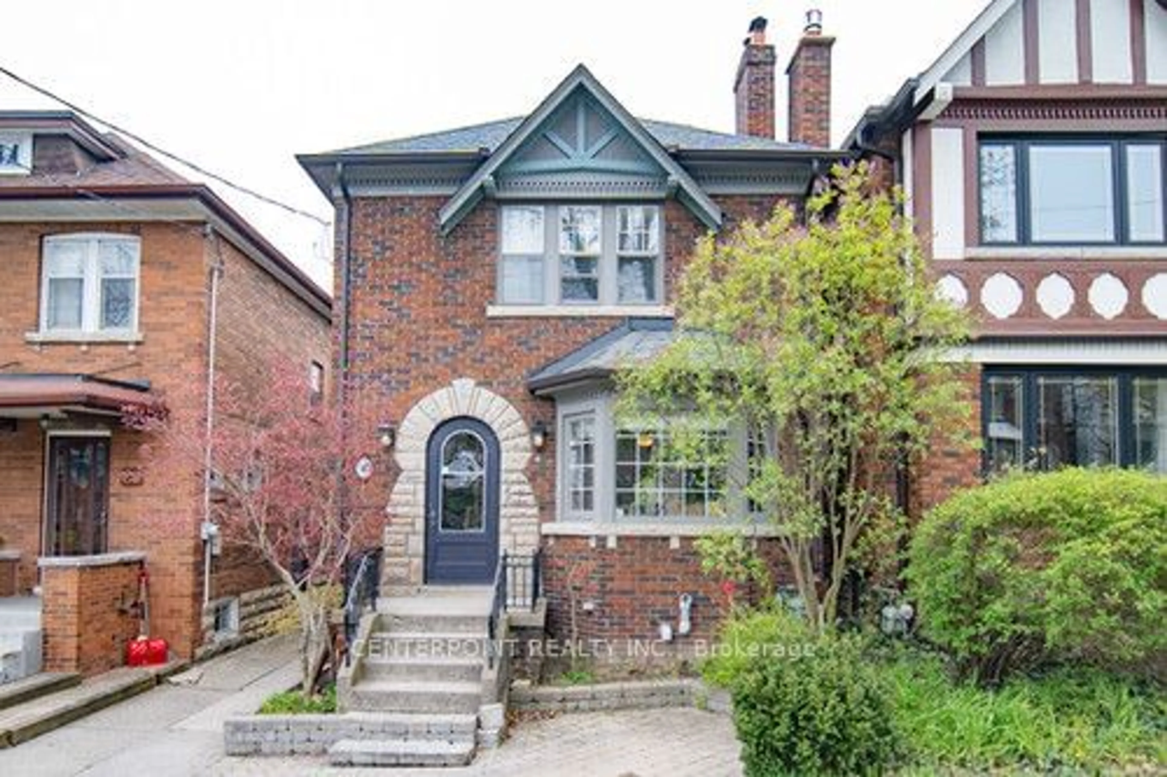 Home with brick exterior material for 90 Heddington Ave, Toronto Ontario M5N 2K8