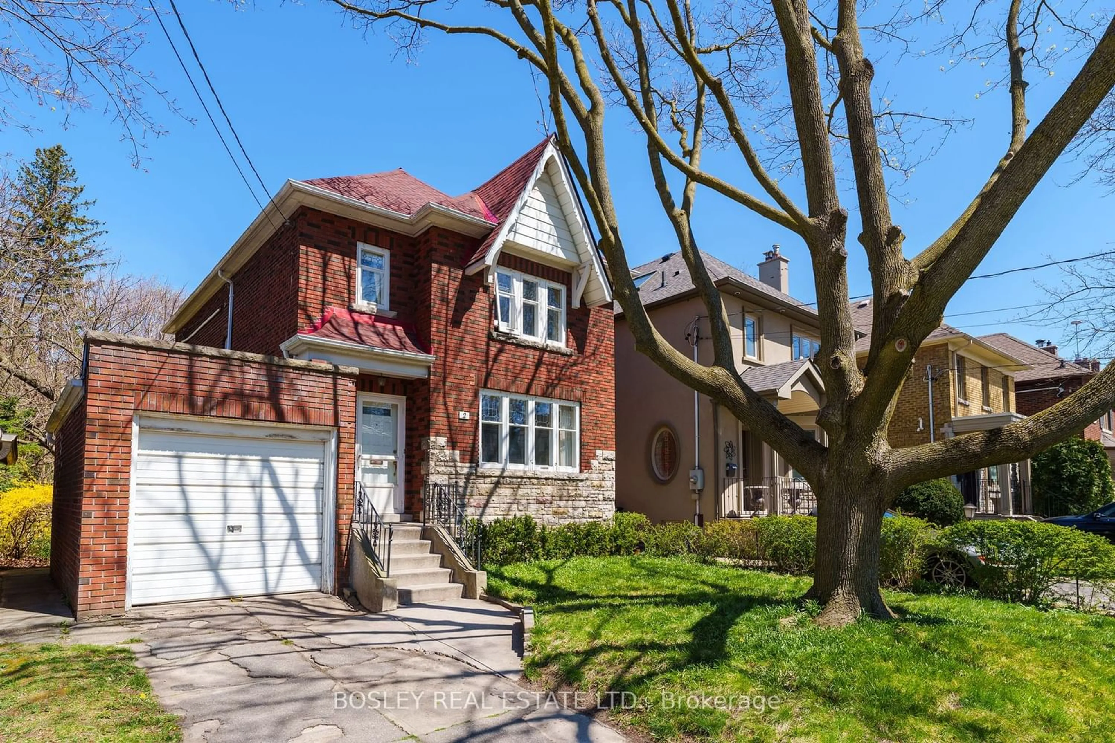 Frontside or backside of a home for 2 Aldbury Gdns, Toronto Ontario M4N 1B7
