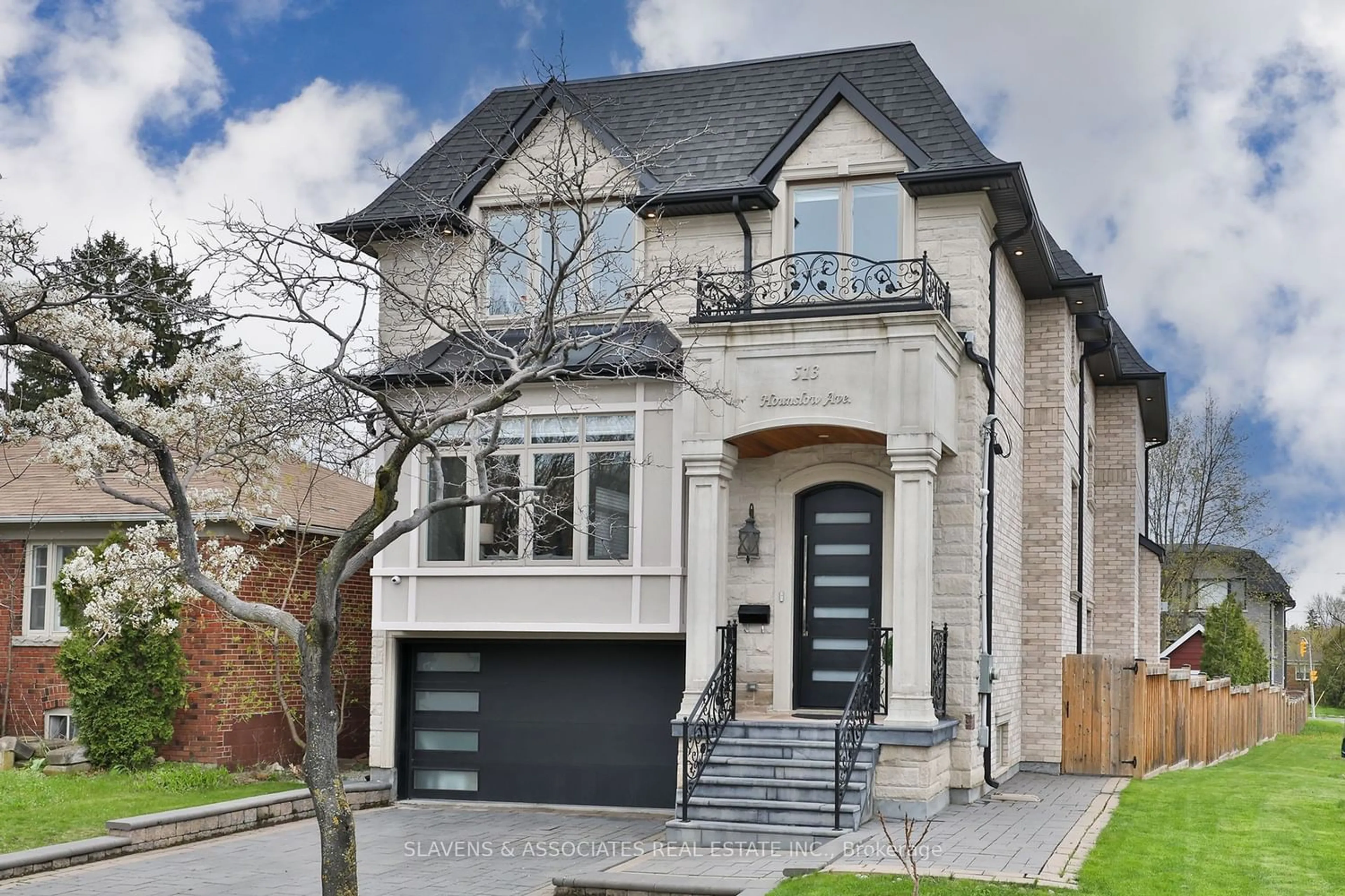 Home with brick exterior material for 513 Hounslow Ave, Toronto Ontario M2R 1J1