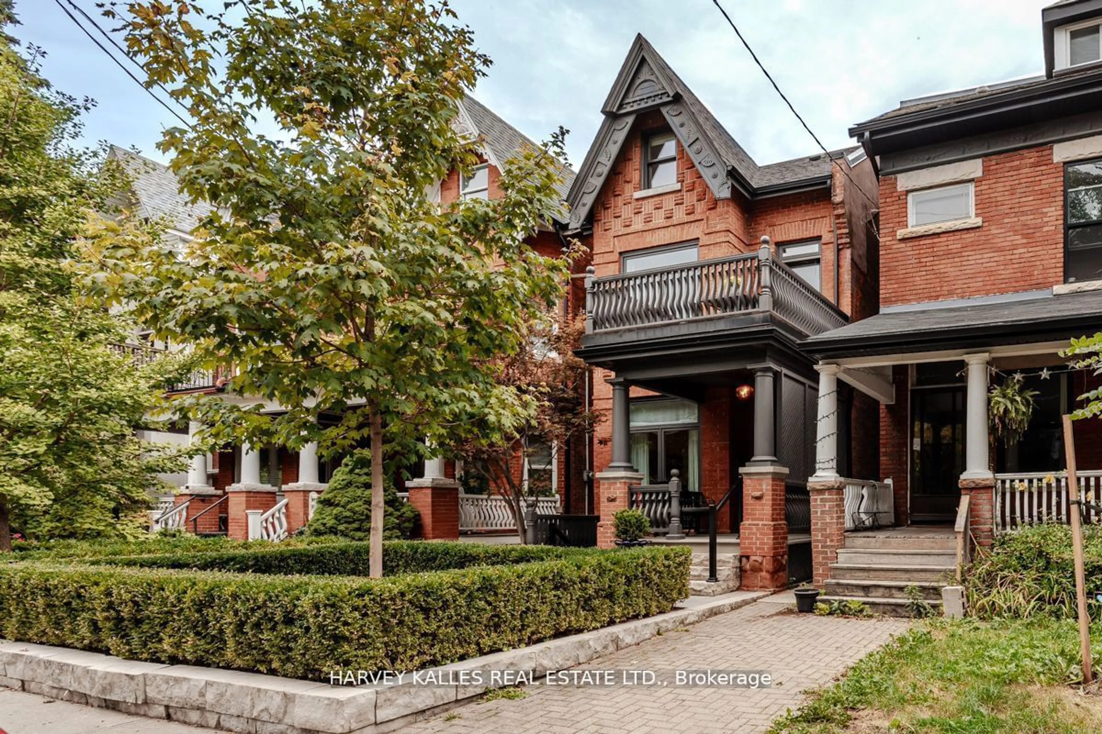 Home with brick exterior material for 473 Euclid Ave, Toronto Ontario M6G 2T1