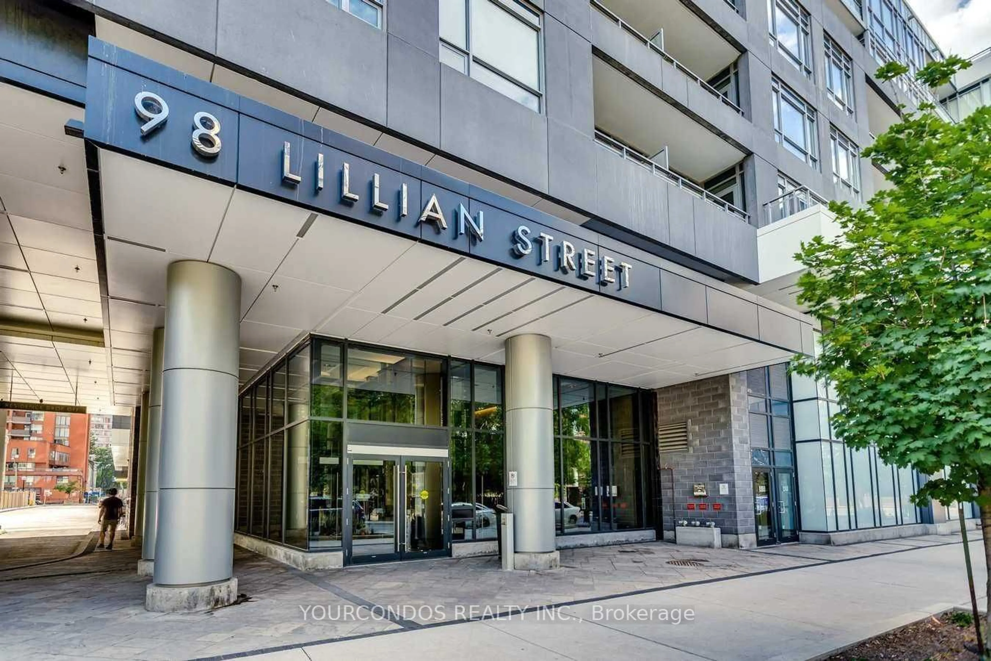 Indoor lobby for 98 Lillian St #420, Toronto Ontario M4S 0A5