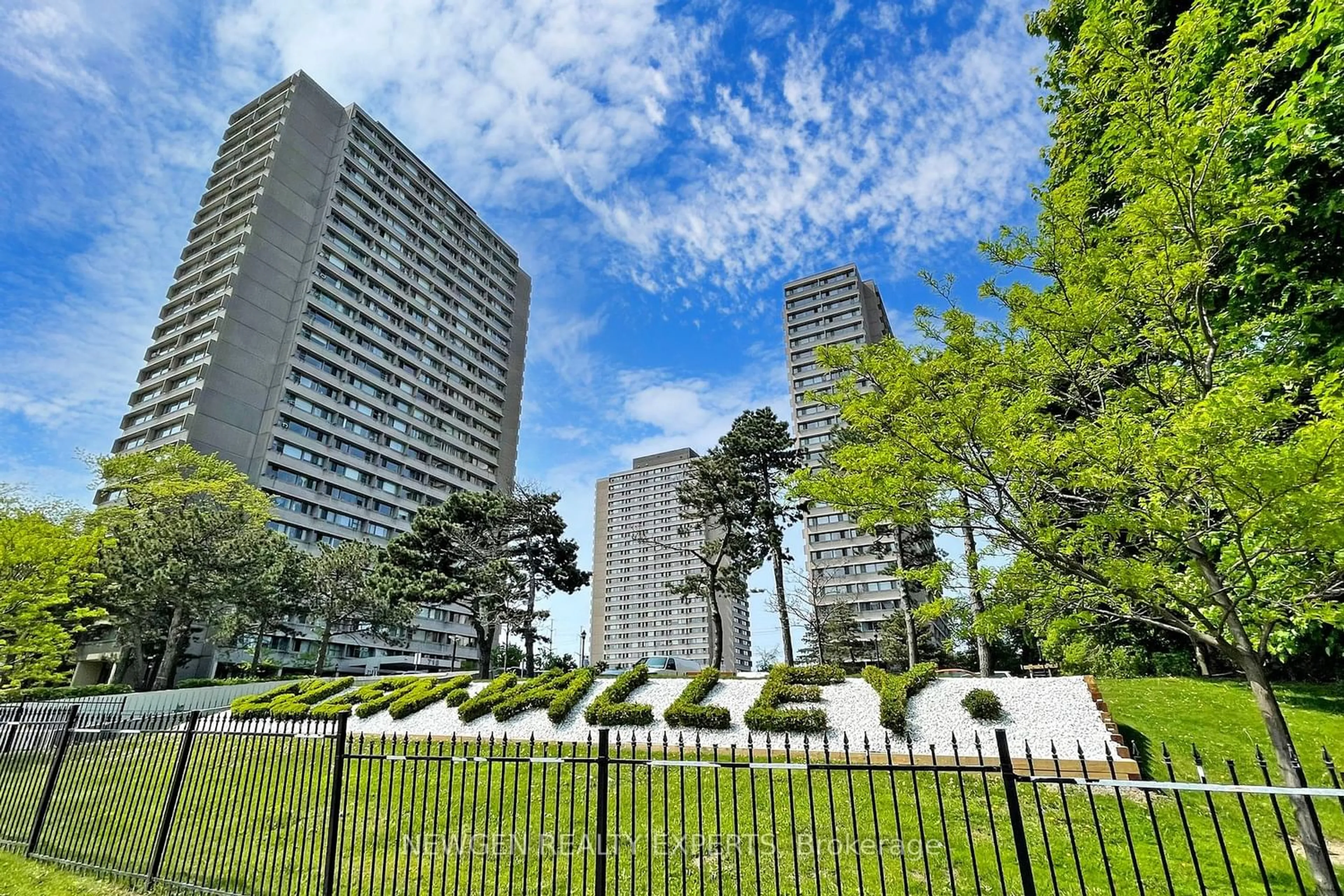 A pic from exterior of the house or condo for 735 Don Mills Rd #2105, Toronto Ontario M3C 1T1