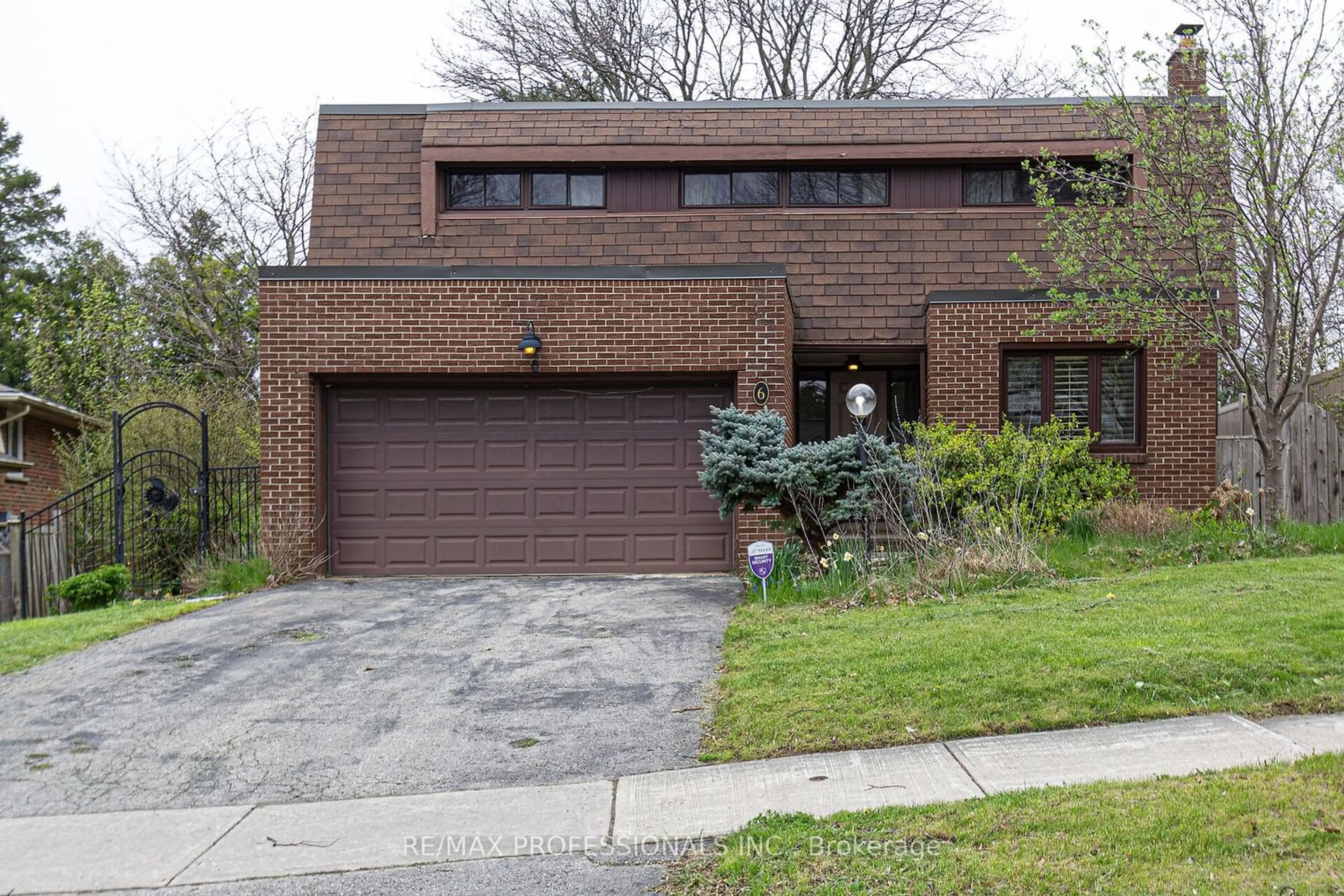 Home with brick exterior material for 6 Mogul Dr, Toronto Ontario M2H 2M7