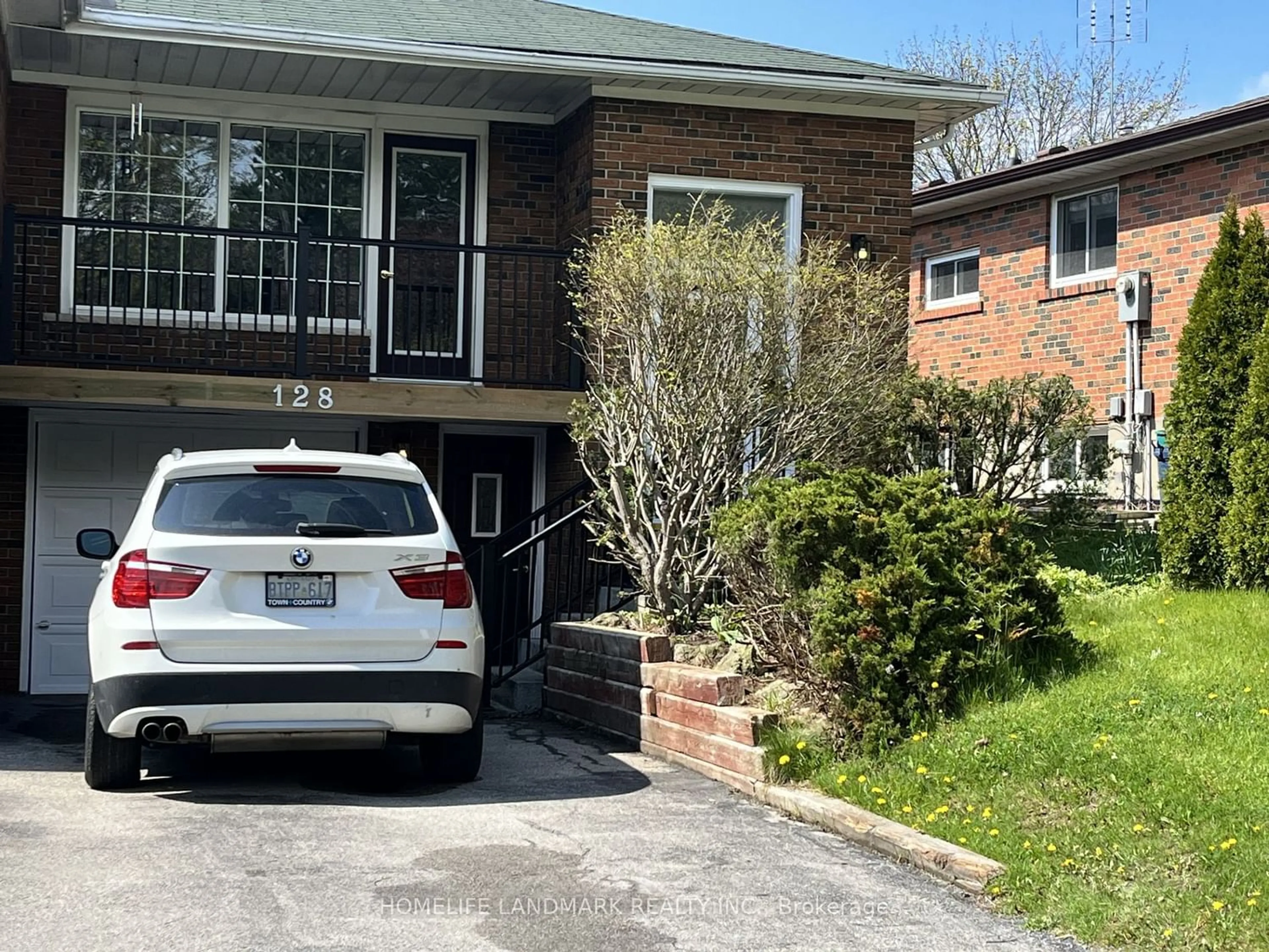 Frontside or backside of a home for 128 Bestview Dr, Toronto Ontario M2M 2Y3