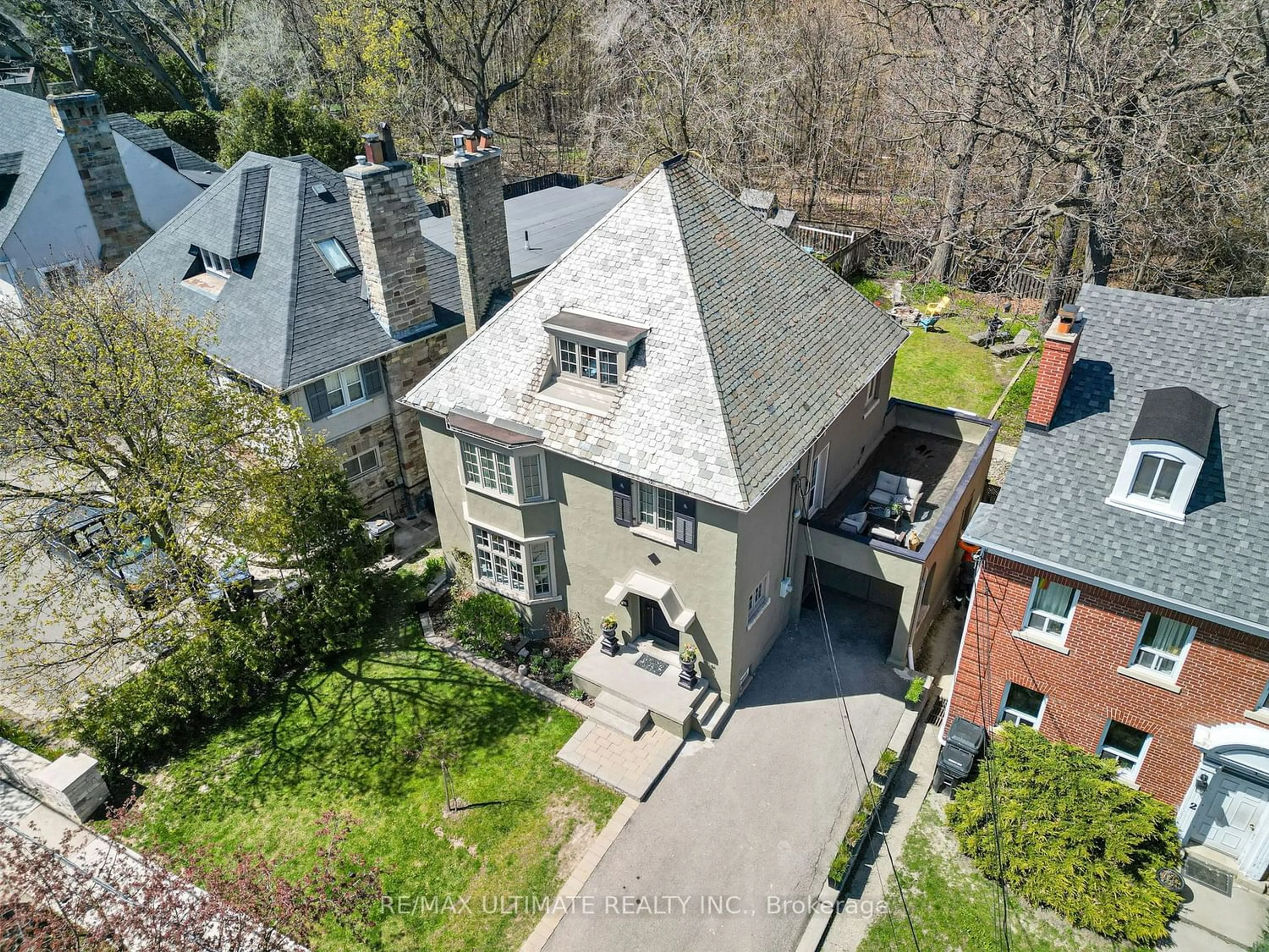 Frontside or backside of a home for 4 Heathdale Rd, Toronto Ontario M6C 1M6