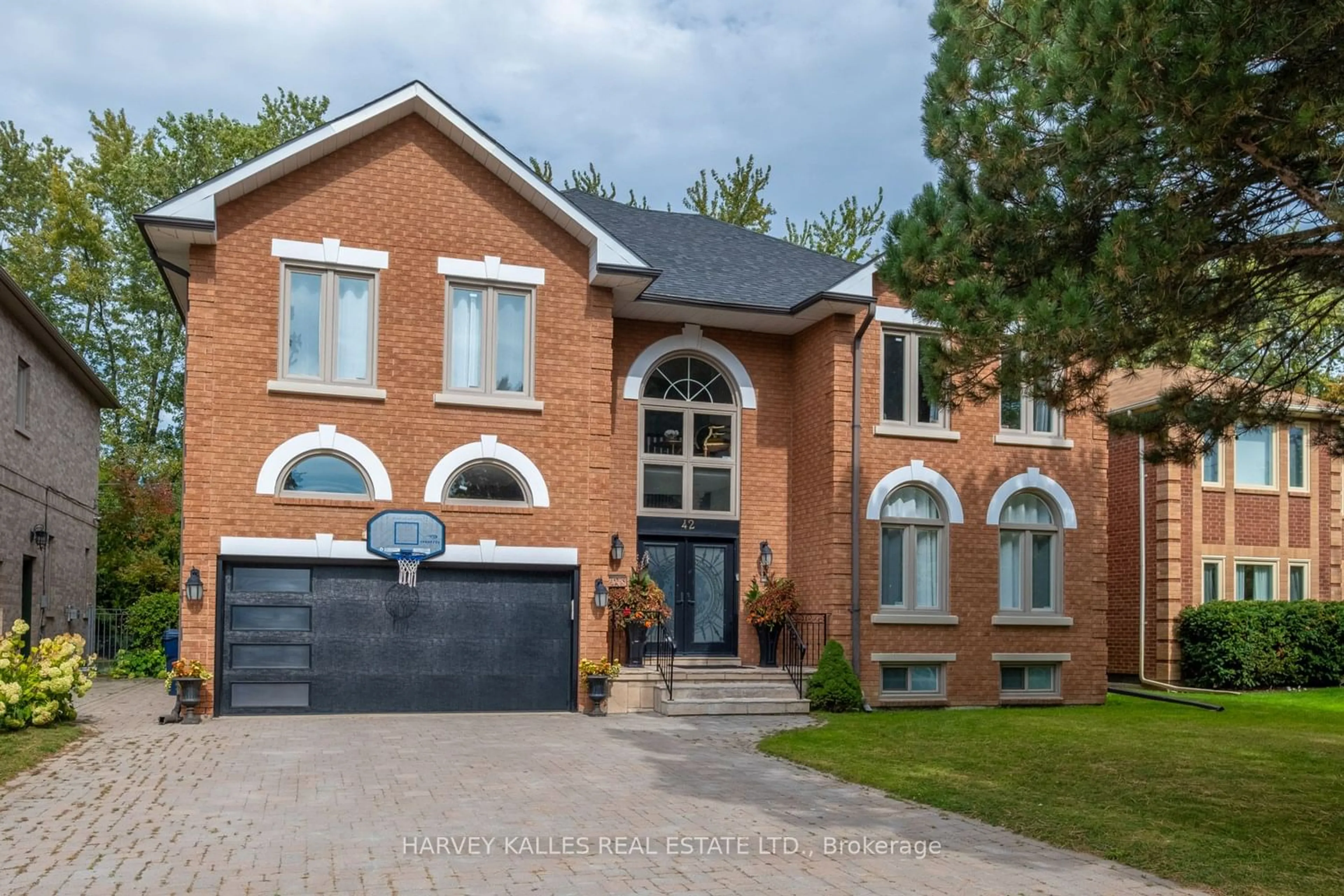 Home with brick exterior material for 42 Grangemill Cres, Toronto Ontario M3B 2J2