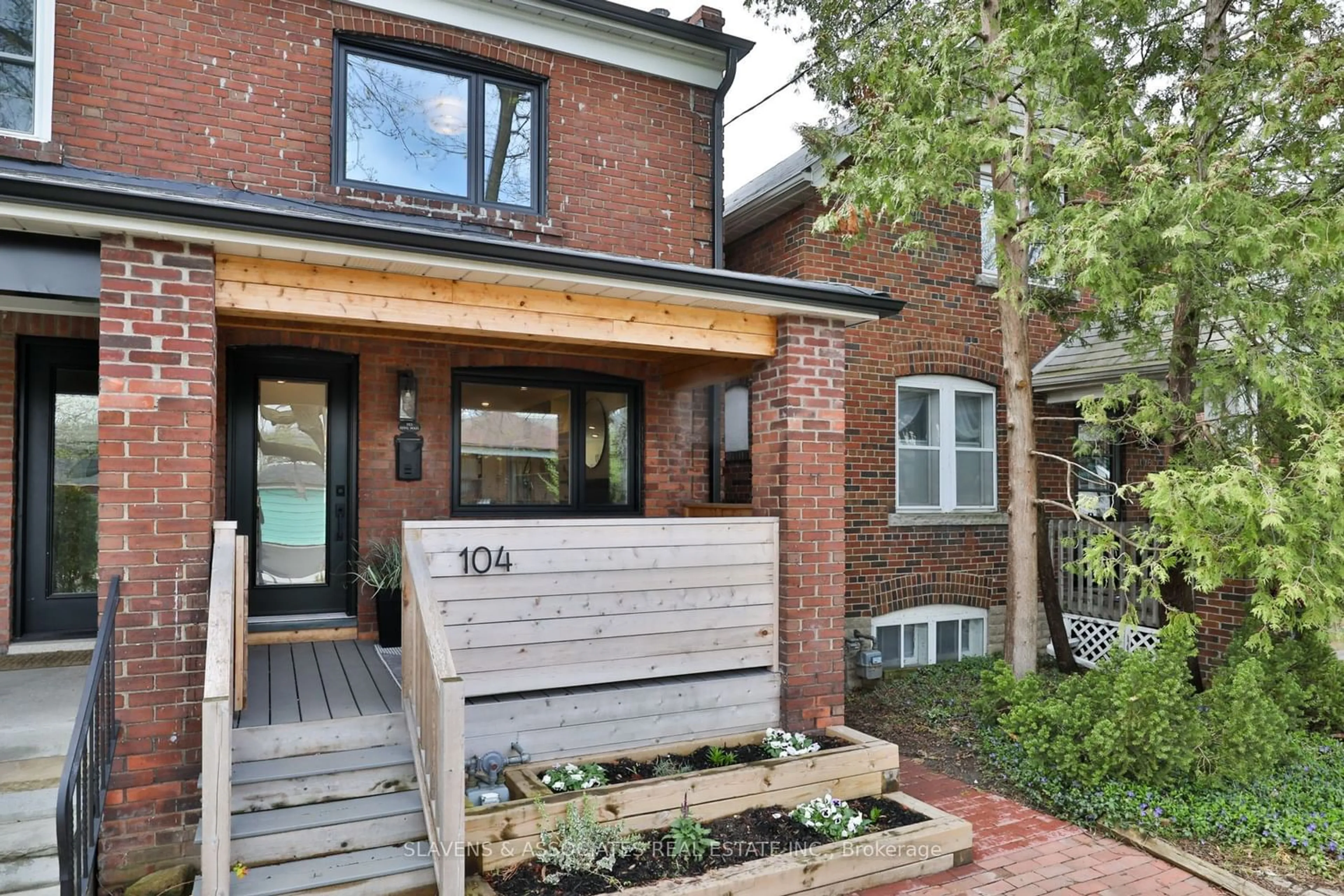 Home with brick exterior material for 104 Alameda Ave, Toronto Ontario M6C 3W7