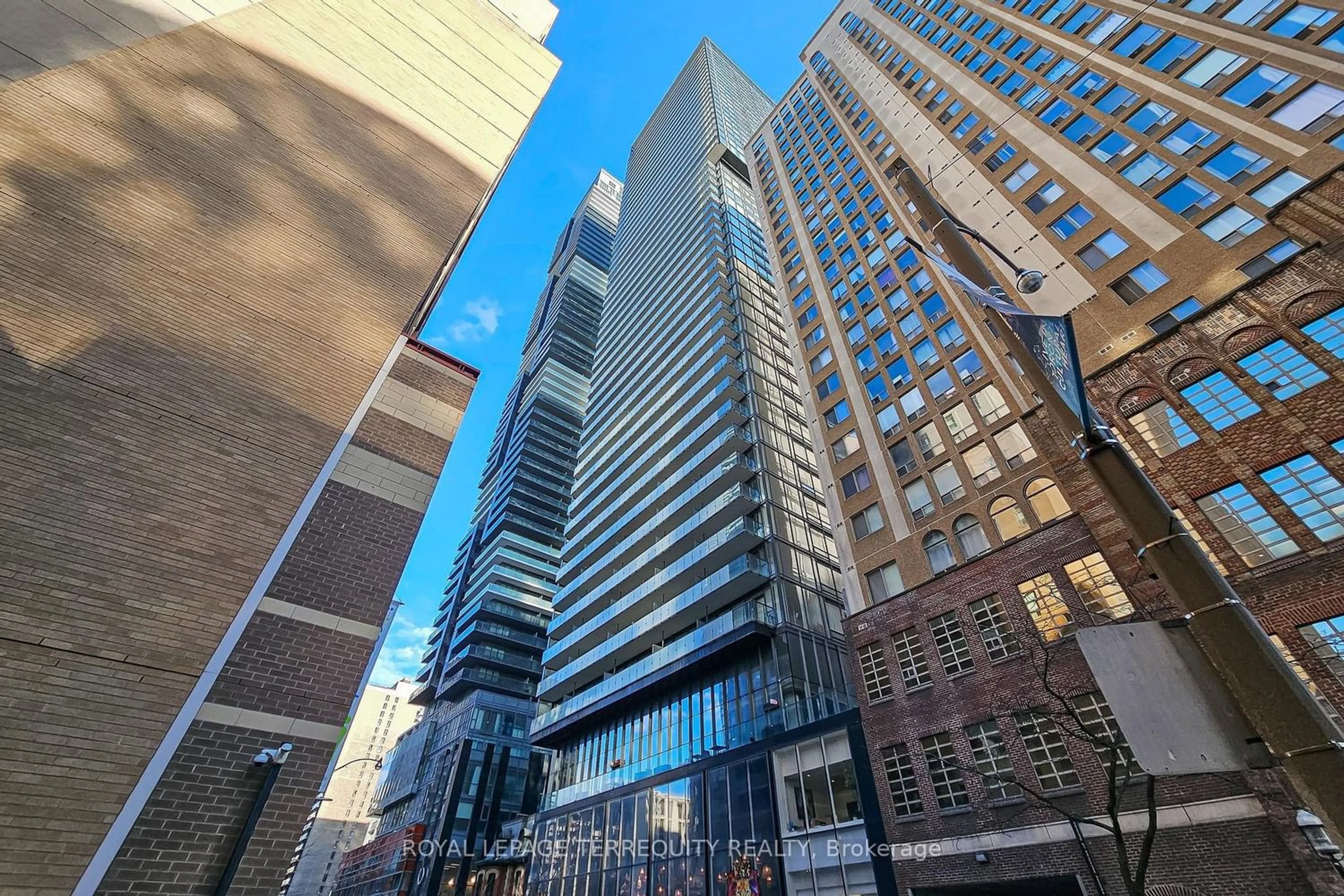 A pic from exterior of the house or condo for 15 Grenville St #4803, Toronto Ontario M4Y 1A1