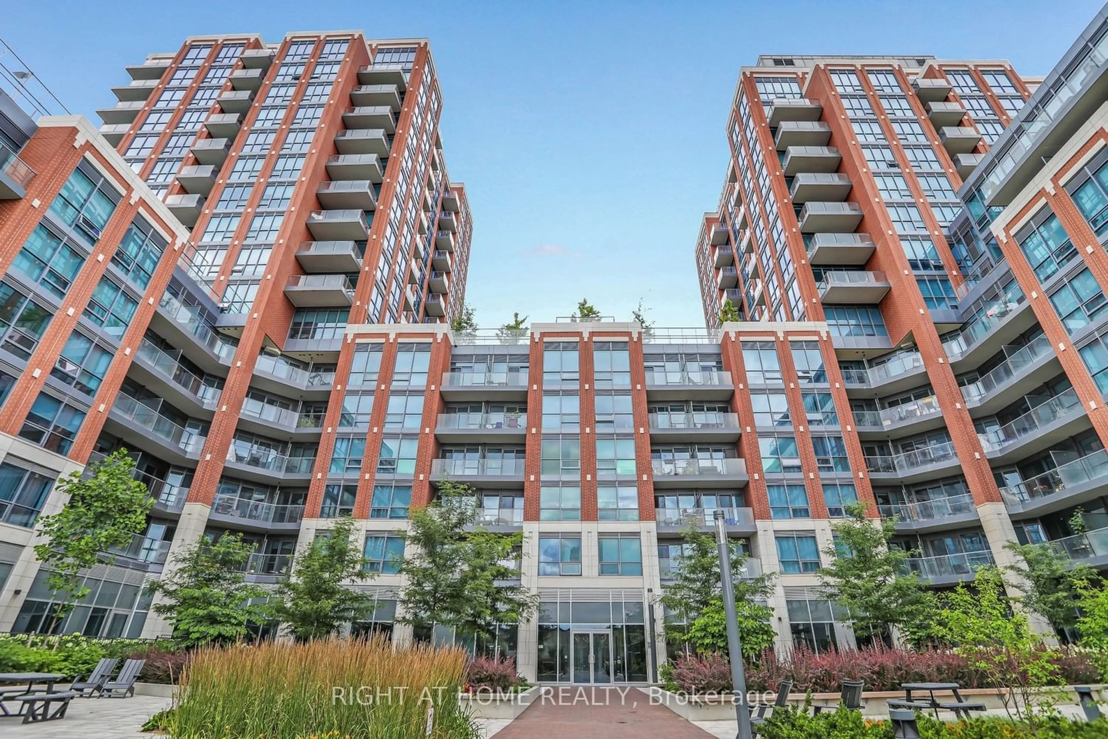 A pic from exterior of the house or condo for 31 Tippett Rd #402, Toronto Ontario M3H 0C8