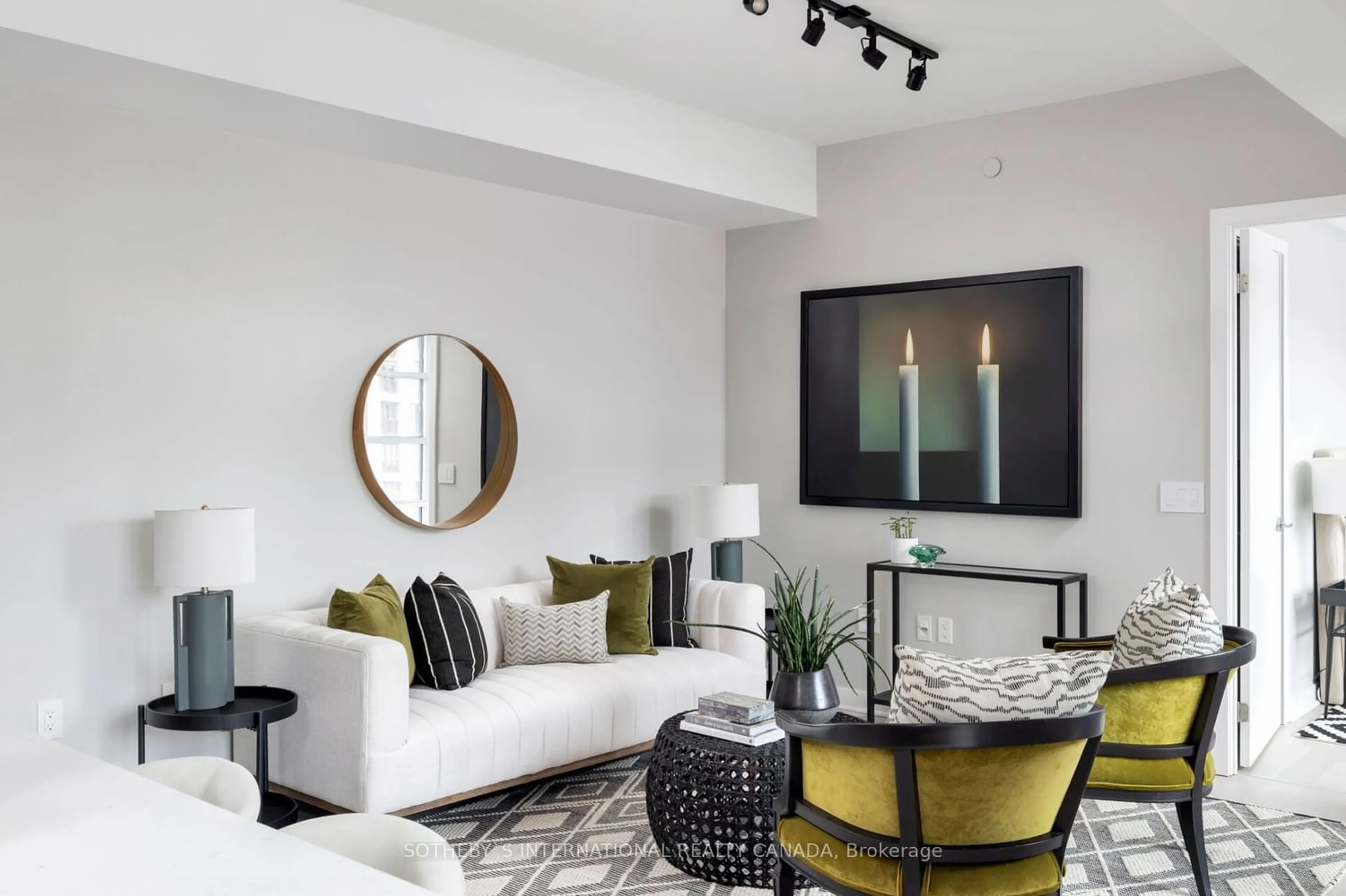 Living room for 501 Adelaide St #501, Toronto Ontario M5V 1T4