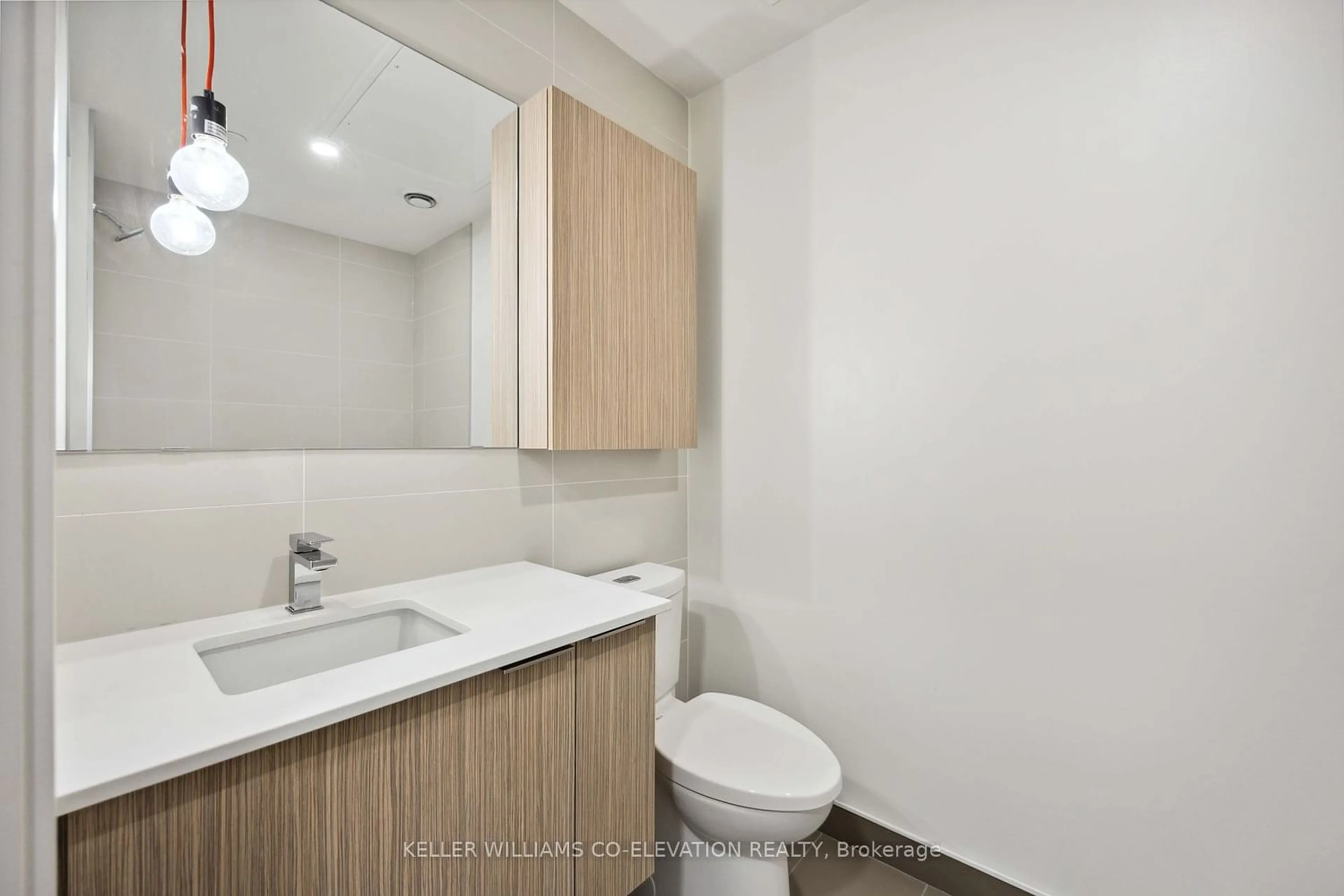 Standard bathroom for 10 Deerlick Crt #104, Toronto Ontario M3A 0A7