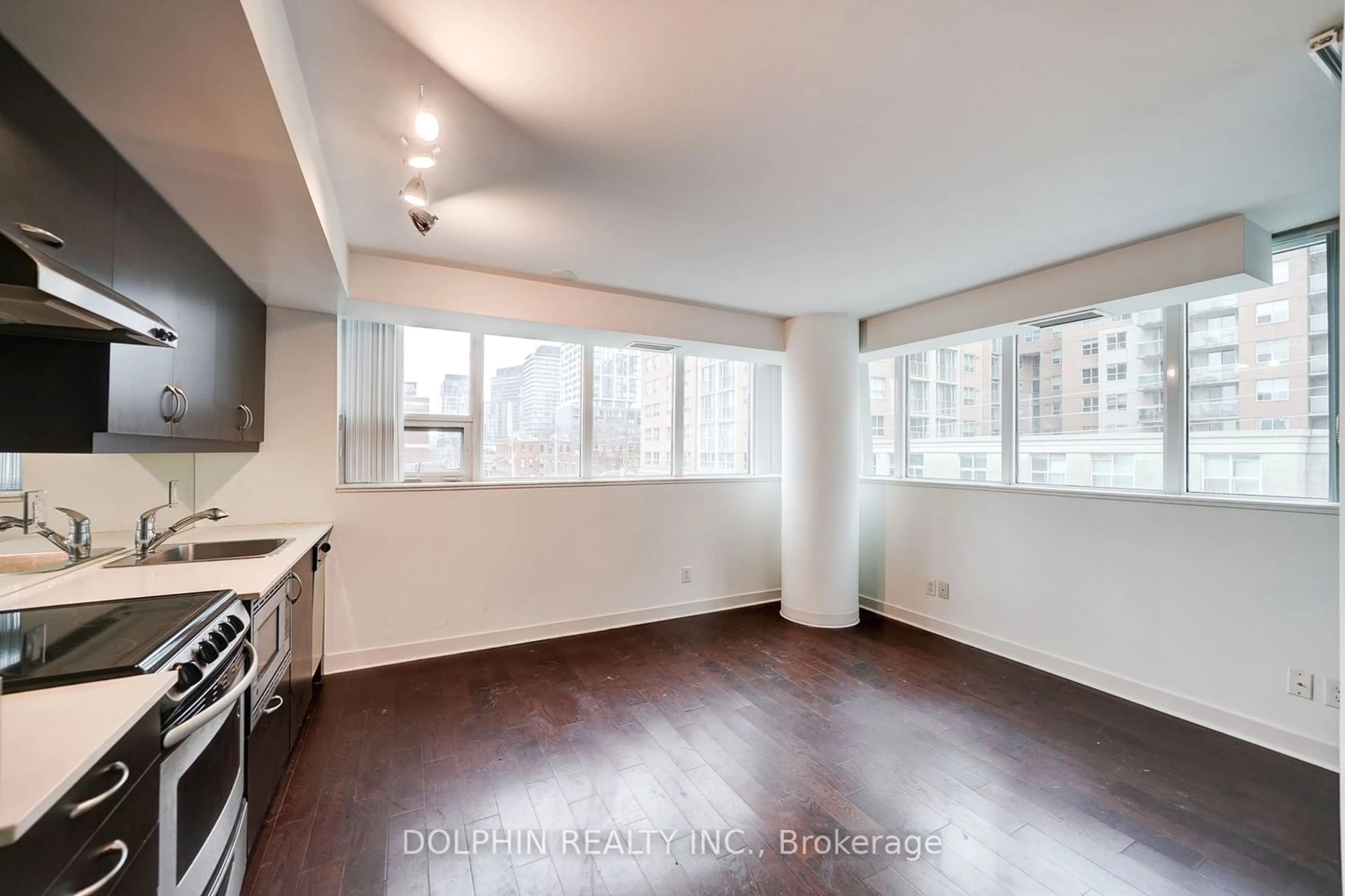 A pic of a room for 320 Richmond St #303, Toronto Ontario M5A 1P9