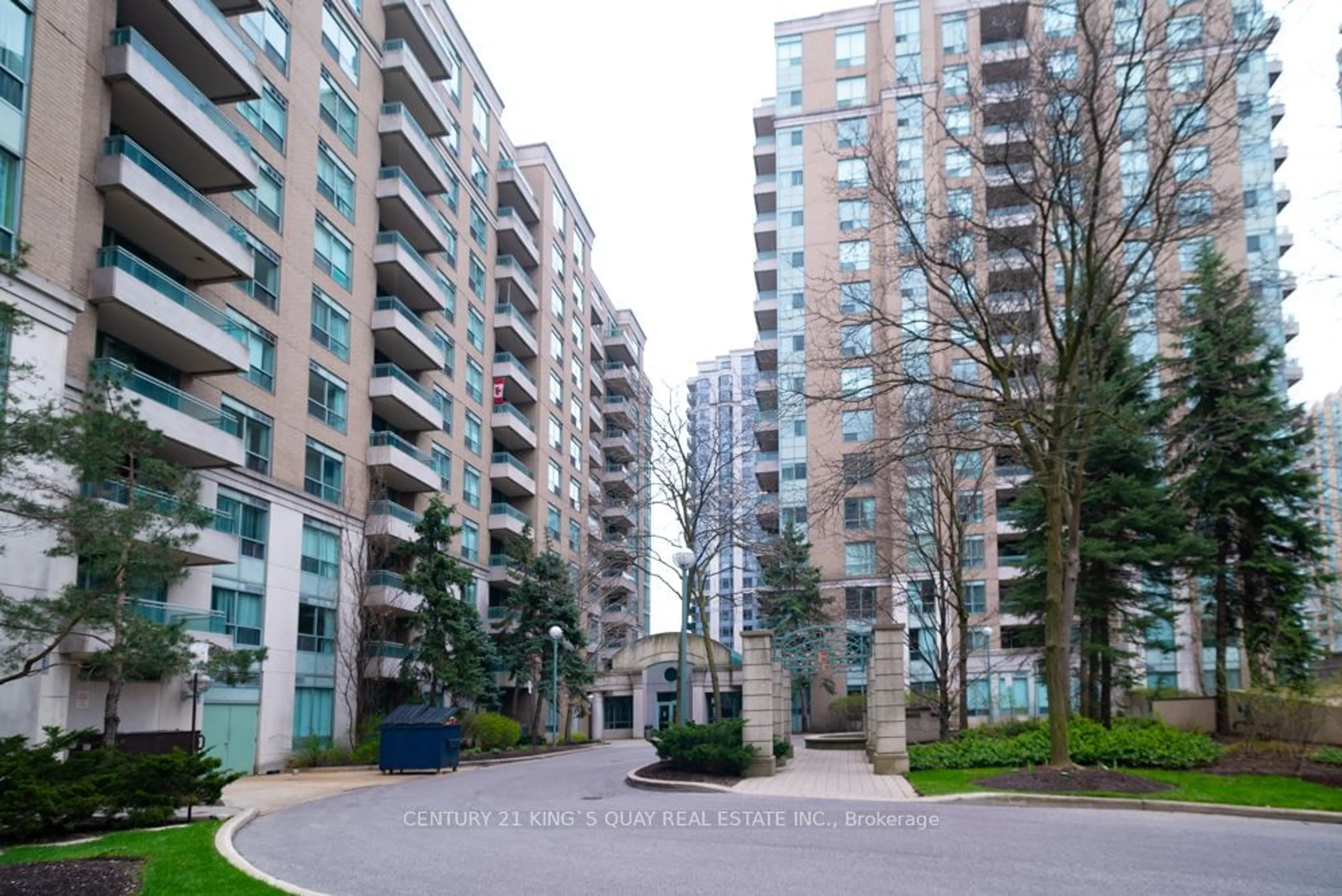 A pic from exterior of the house or condo for 39 Pemberton Ave #910, Toronto Ontario M2M 4L6