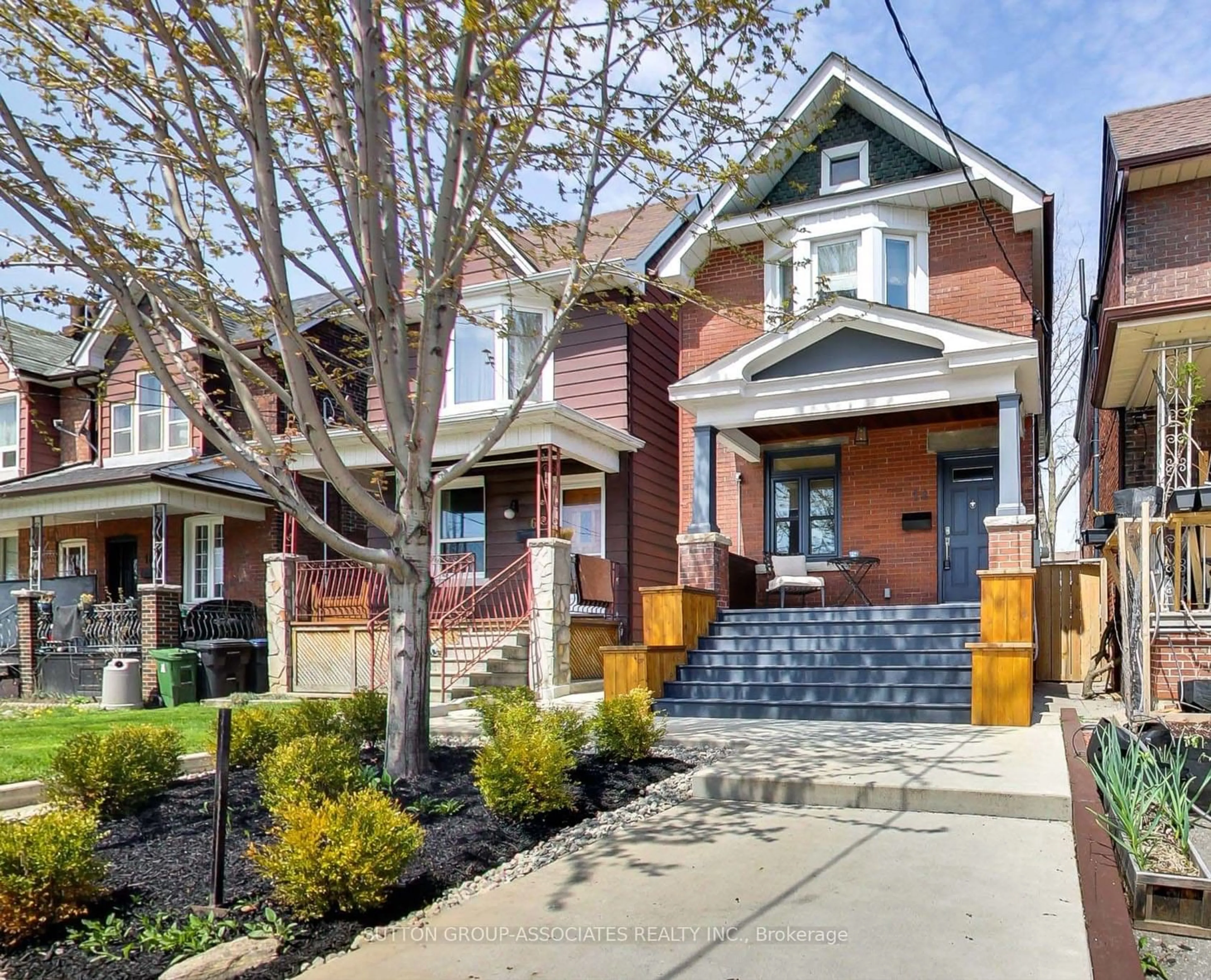 Home with brick exterior material for 14 Conway Ave, Toronto Ontario M6E 1H2