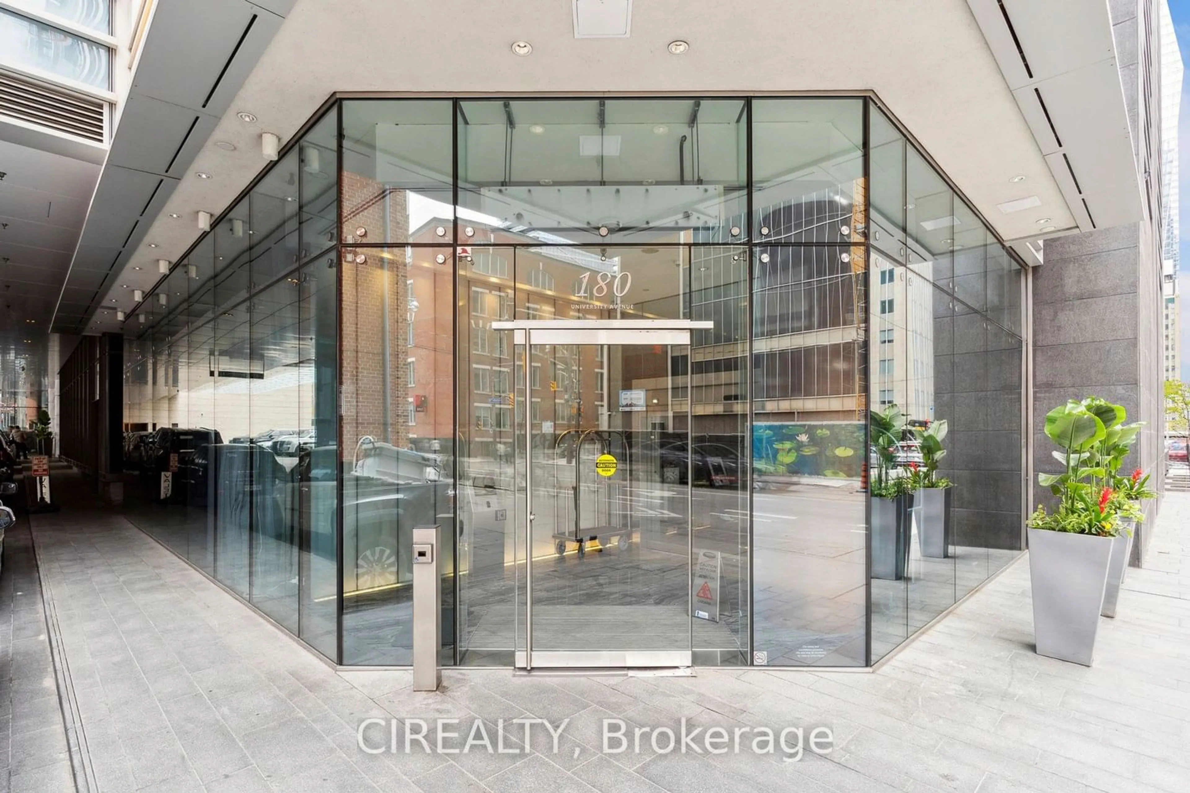 Indoor lobby for 180 University Ave #2506, Toronto Ontario M5H 0A2