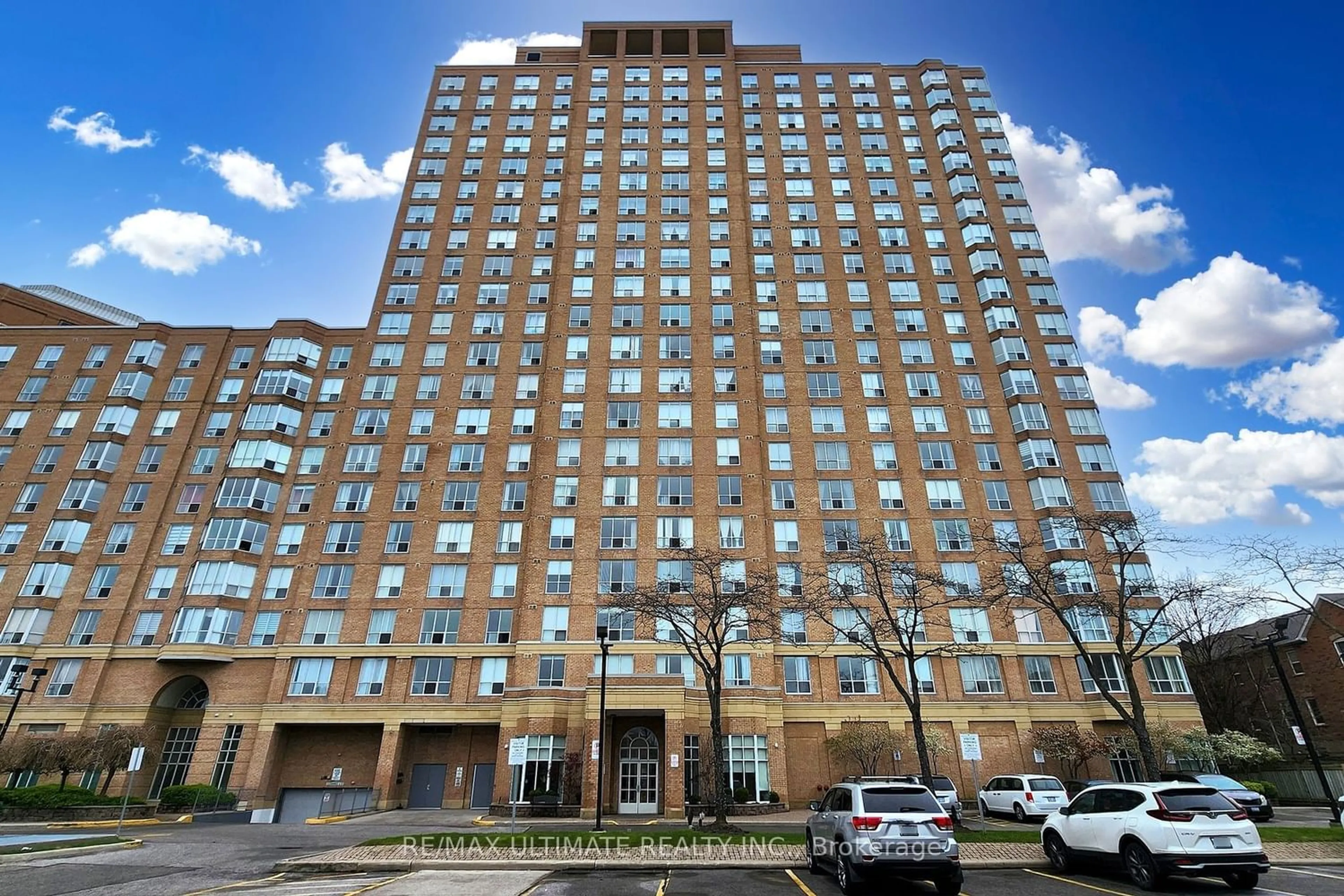 A pic from exterior of the house or condo for 21 Overlea Blvd #1005, Toronto Ontario M4H 1P2
