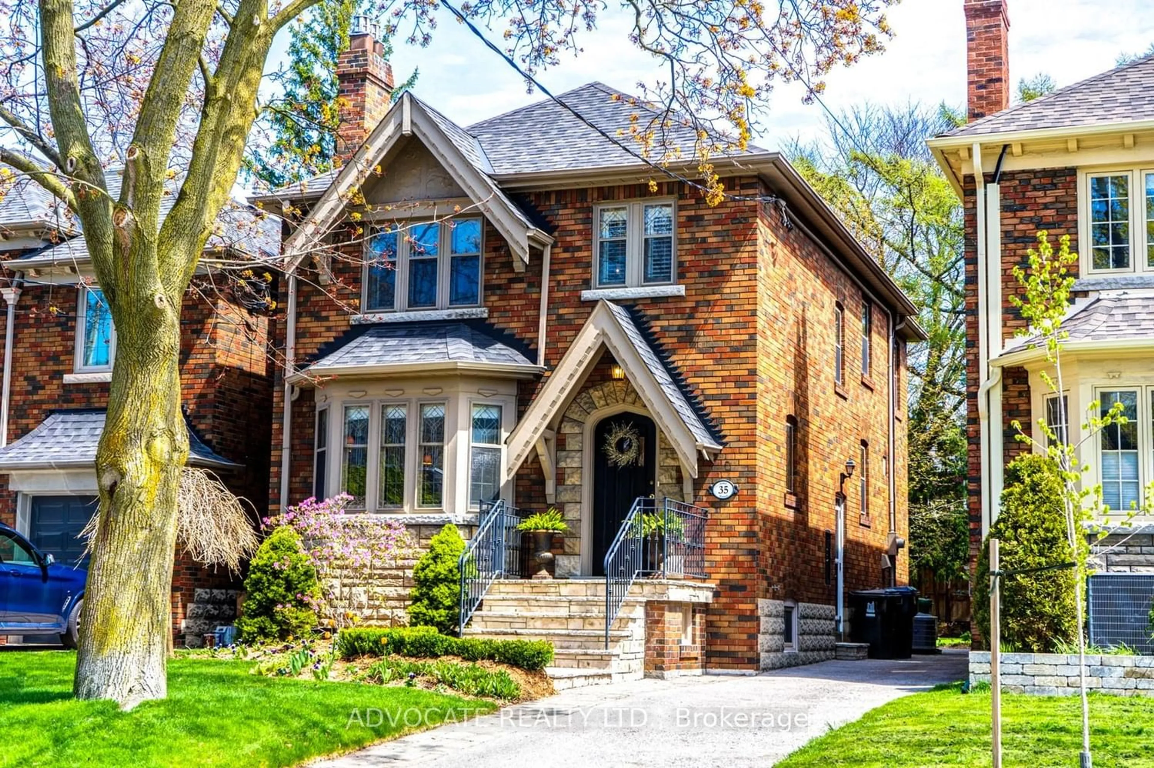 Home with brick exterior material for 35 Astor Ave, Toronto Ontario M4G 3M1