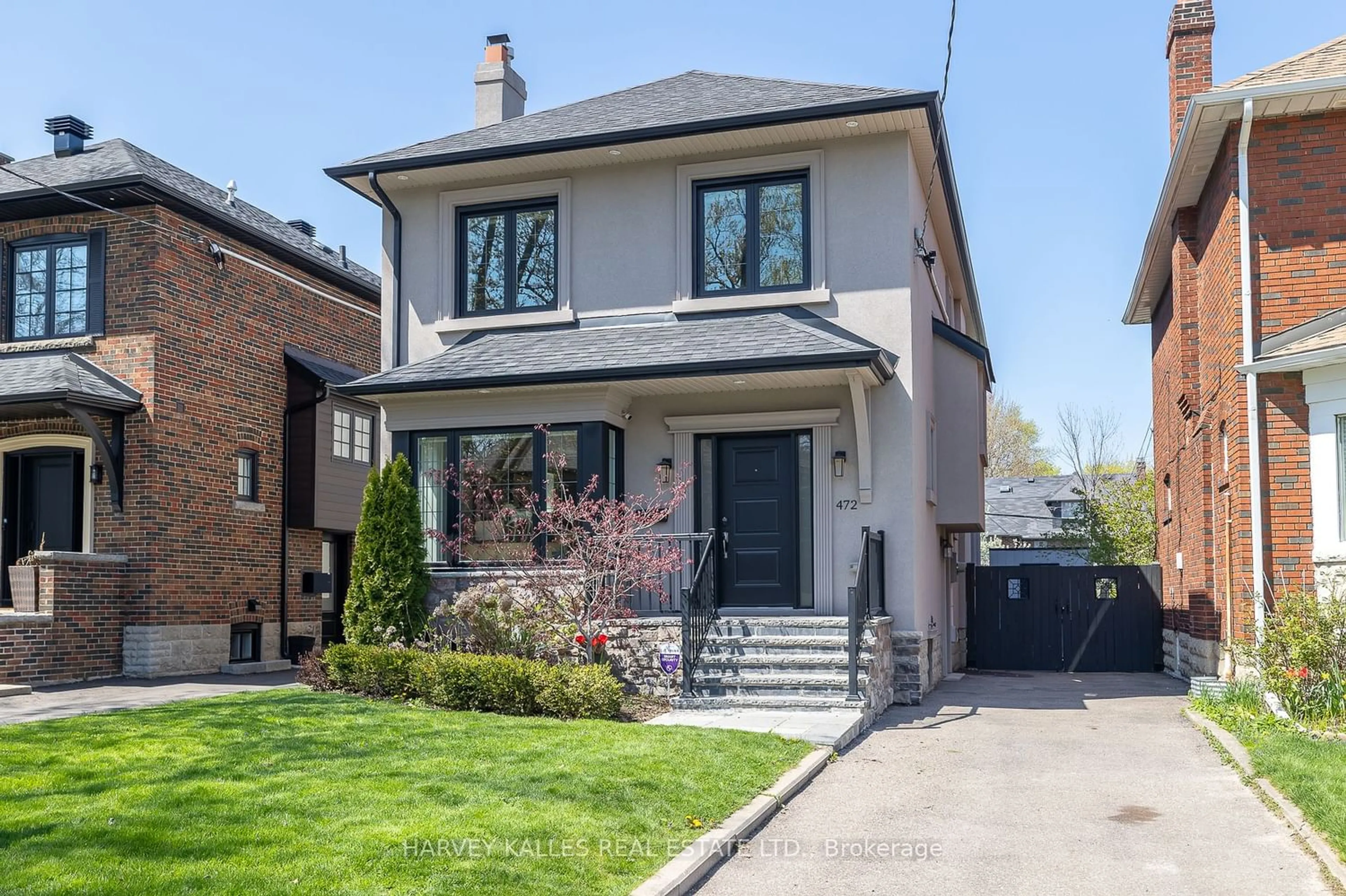 Frontside or backside of a home for 472 Briar Hill Ave, Toronto Ontario M5N 1M7